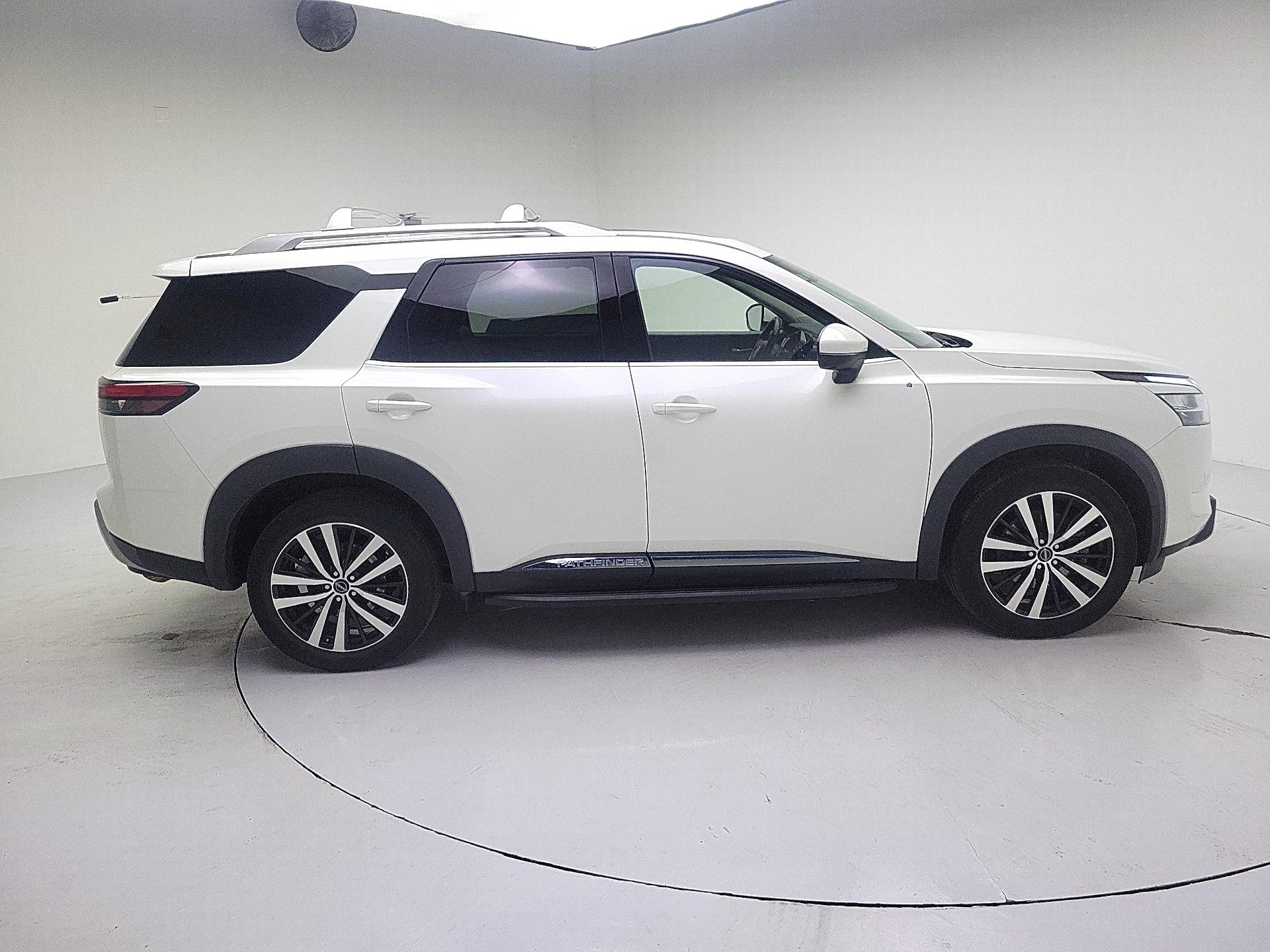 Thumbnail: 2023 Nissan Pathfinder - 4