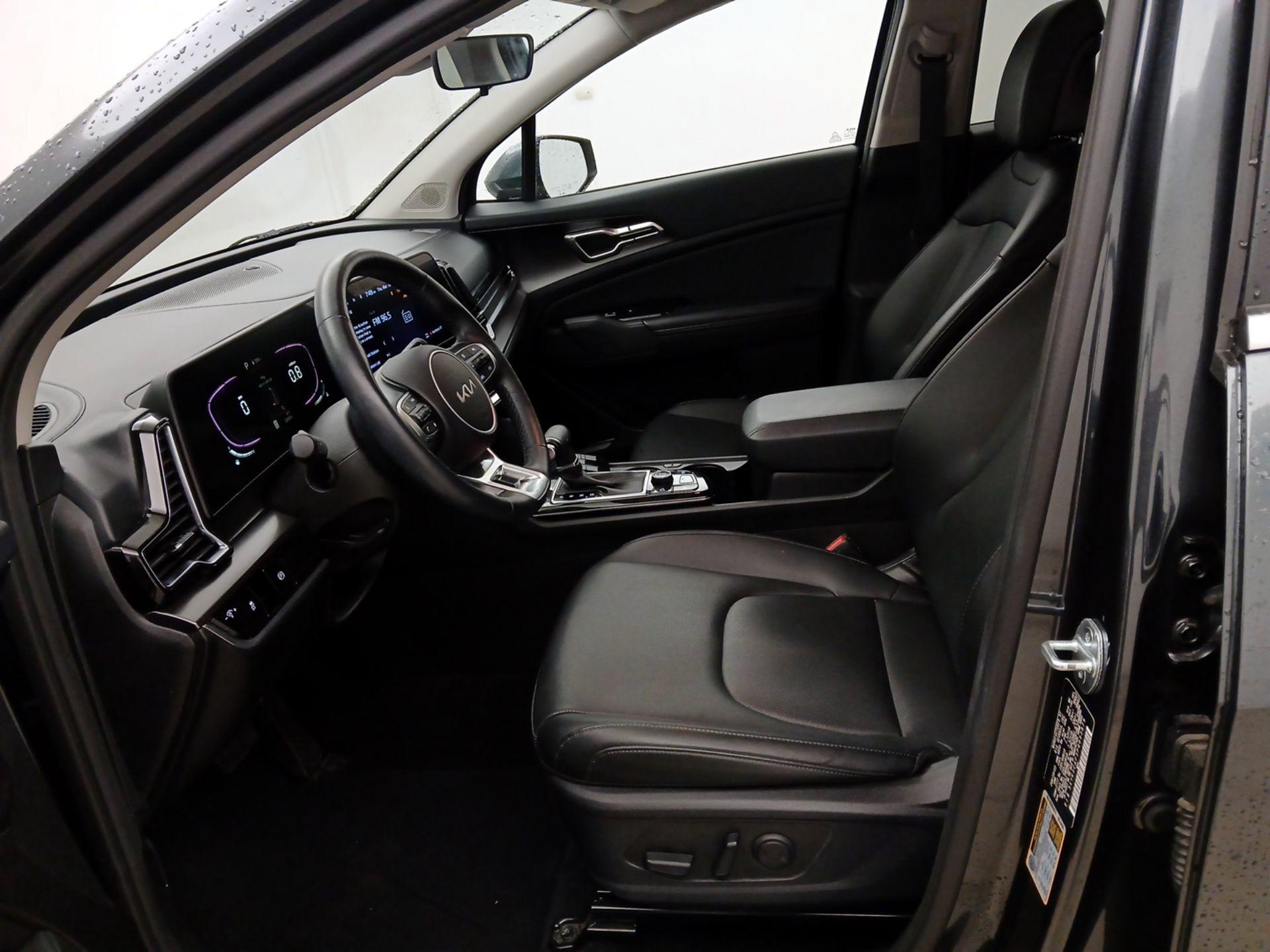 Thumbnail: 2023 Kia Sportage - 11