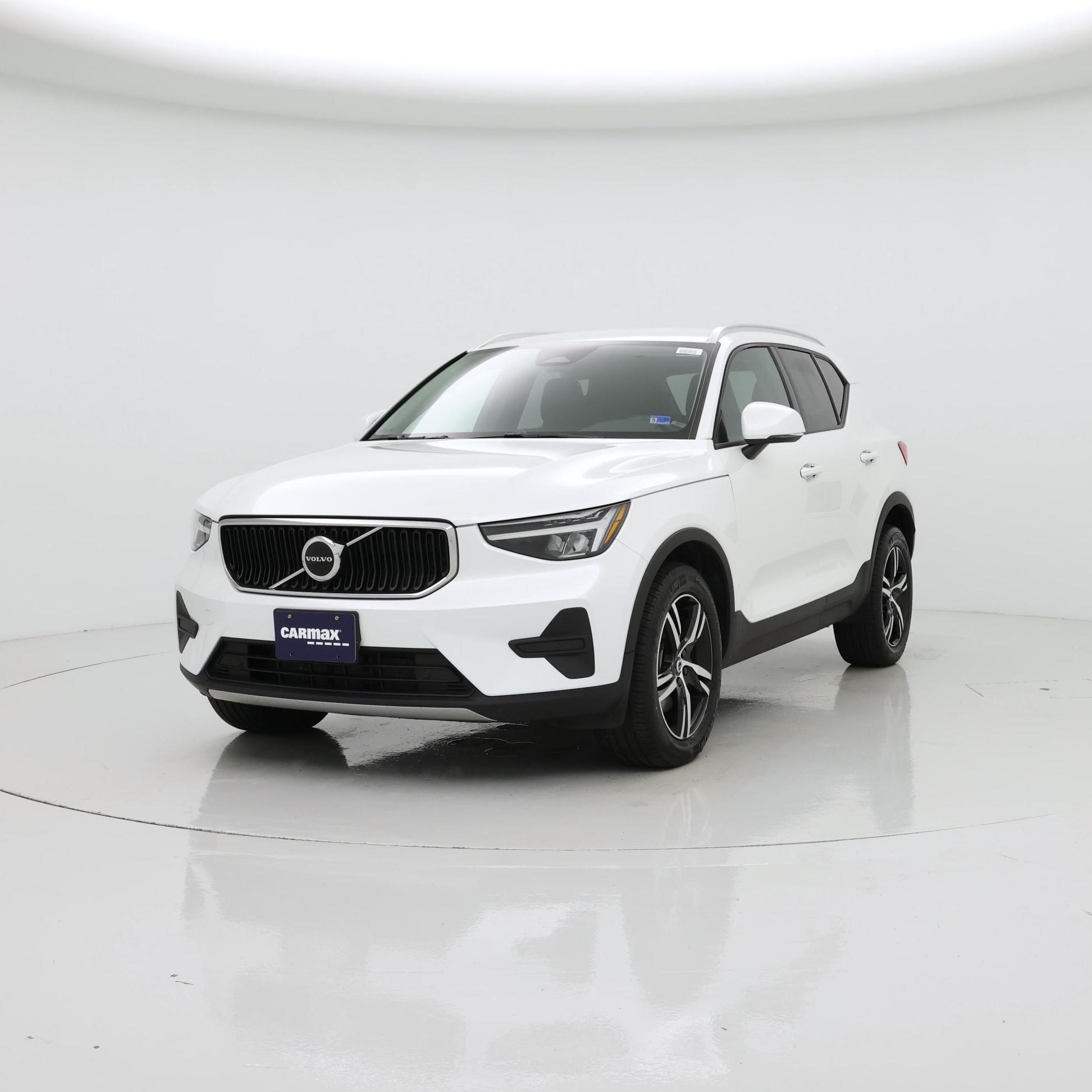 Thumbnail: 2023 Volvo XC40 - 4
