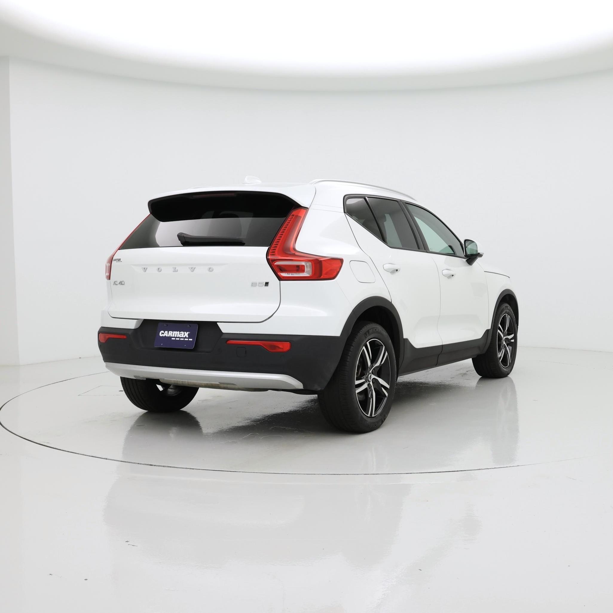 Thumbnail: 2023 Volvo XC40 - 8