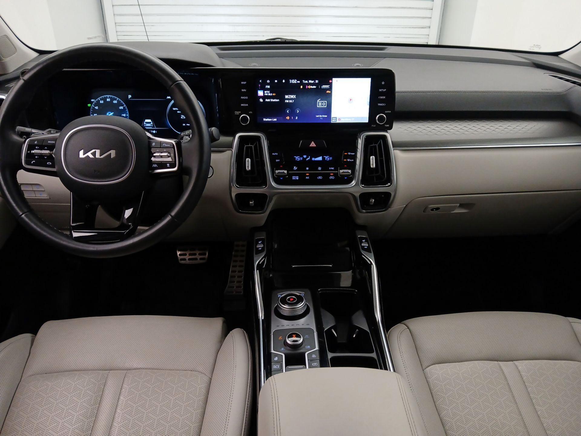 Thumbnail: 2023 Kia Sorento - 9