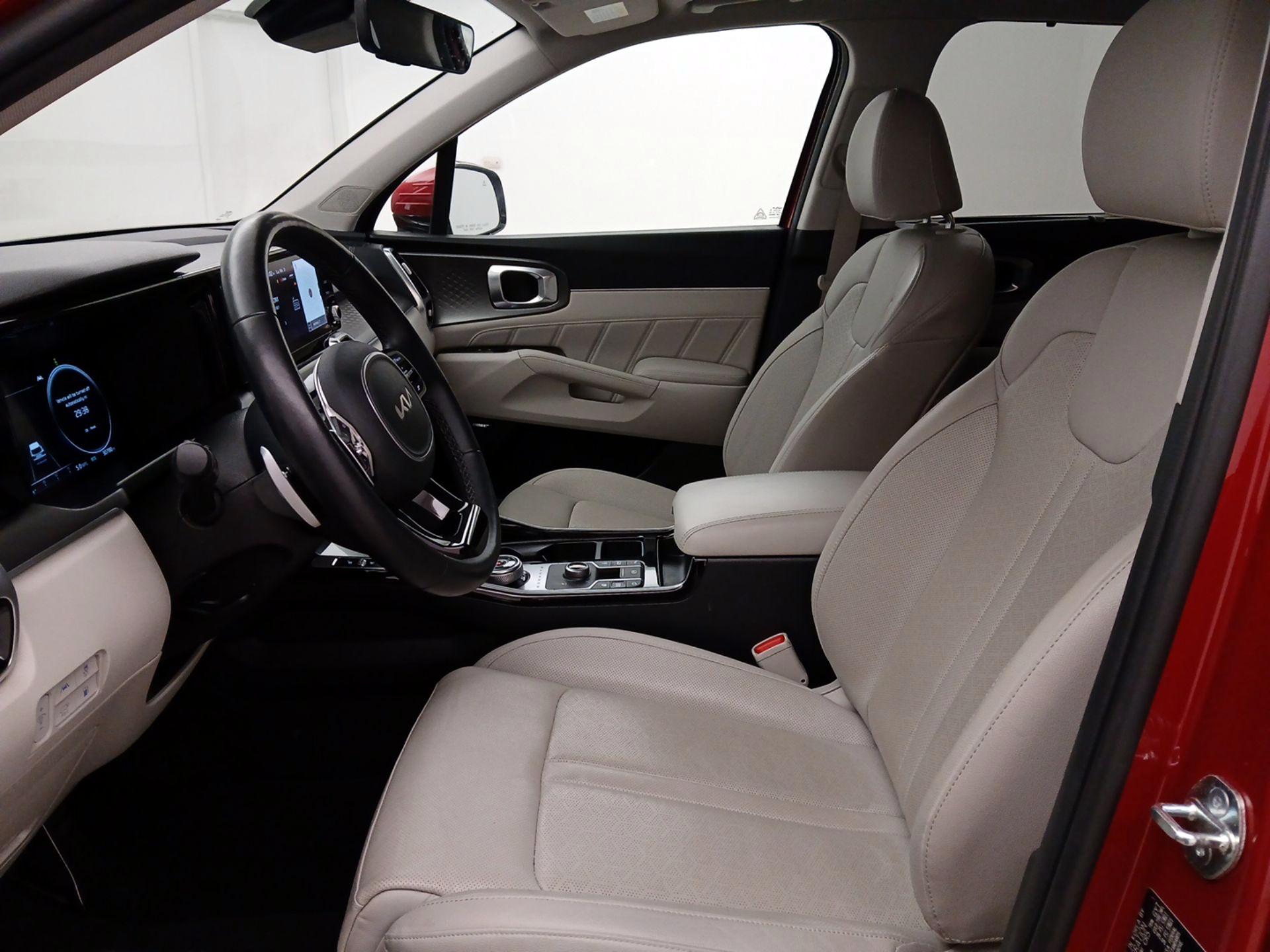 Thumbnail: 2023 Kia Sorento - 11