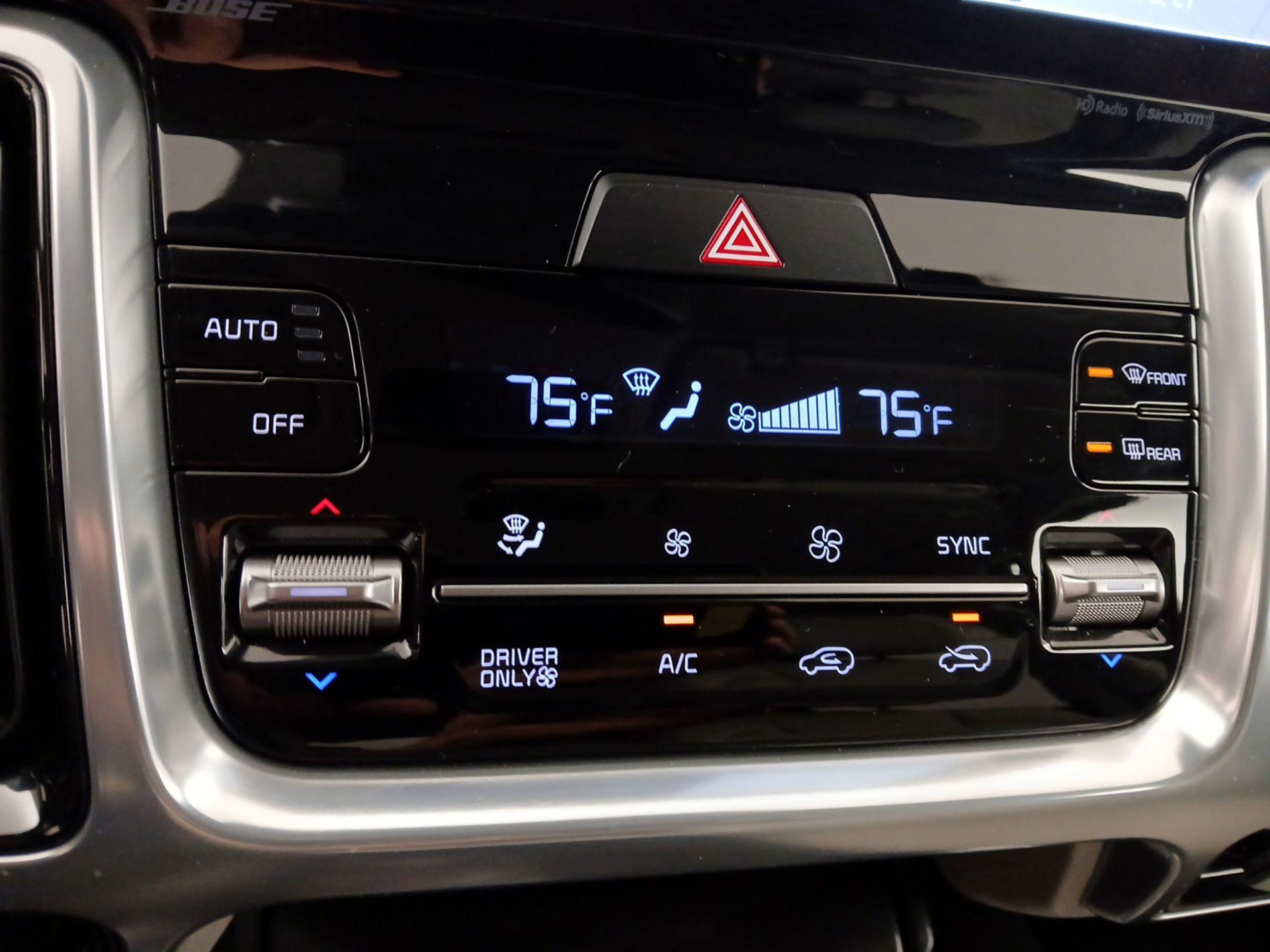 Thumbnail: 2023 Kia Sorento - 16