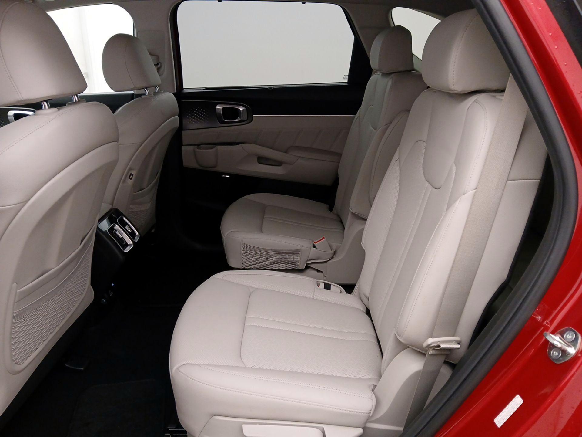 Thumbnail: 2023 Kia Sorento - 19