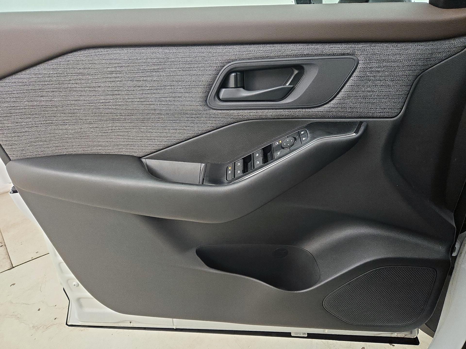 Thumbnail: 2023 Nissan Rogue - 12