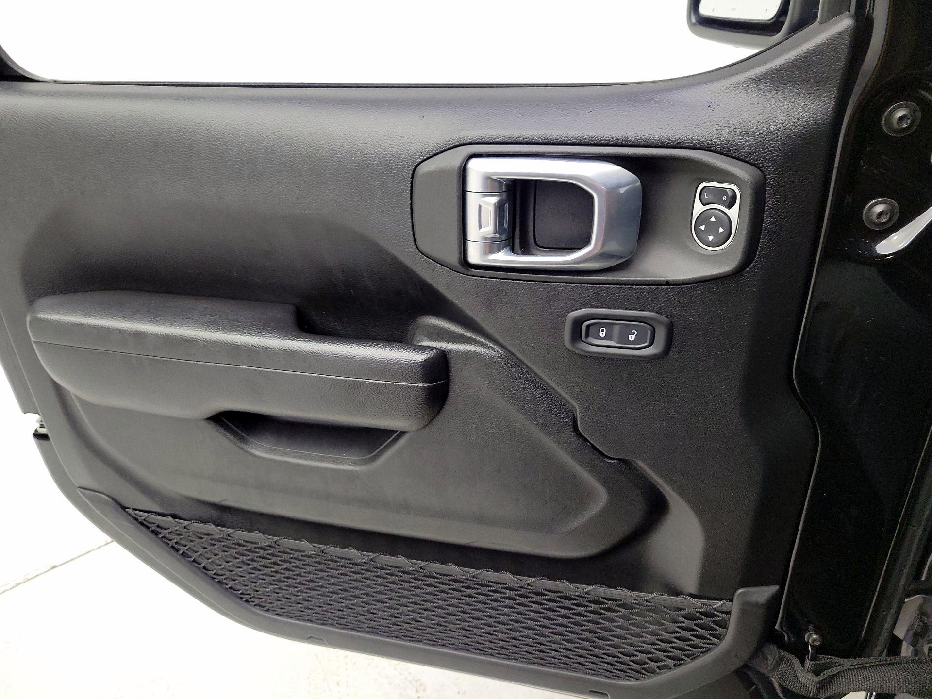 Thumbnail: 2022 Jeep Wrangler - 12