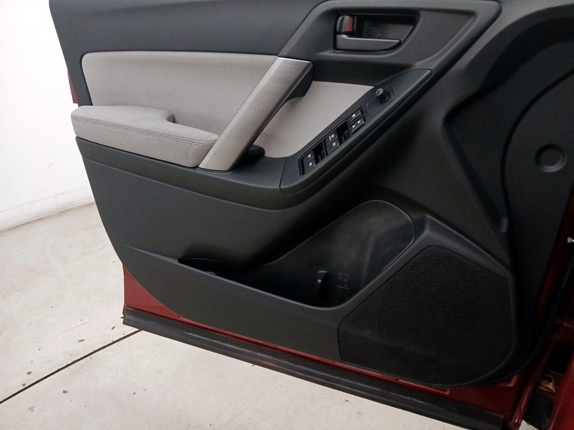 Thumbnail: 2015 Subaru Forester - 12