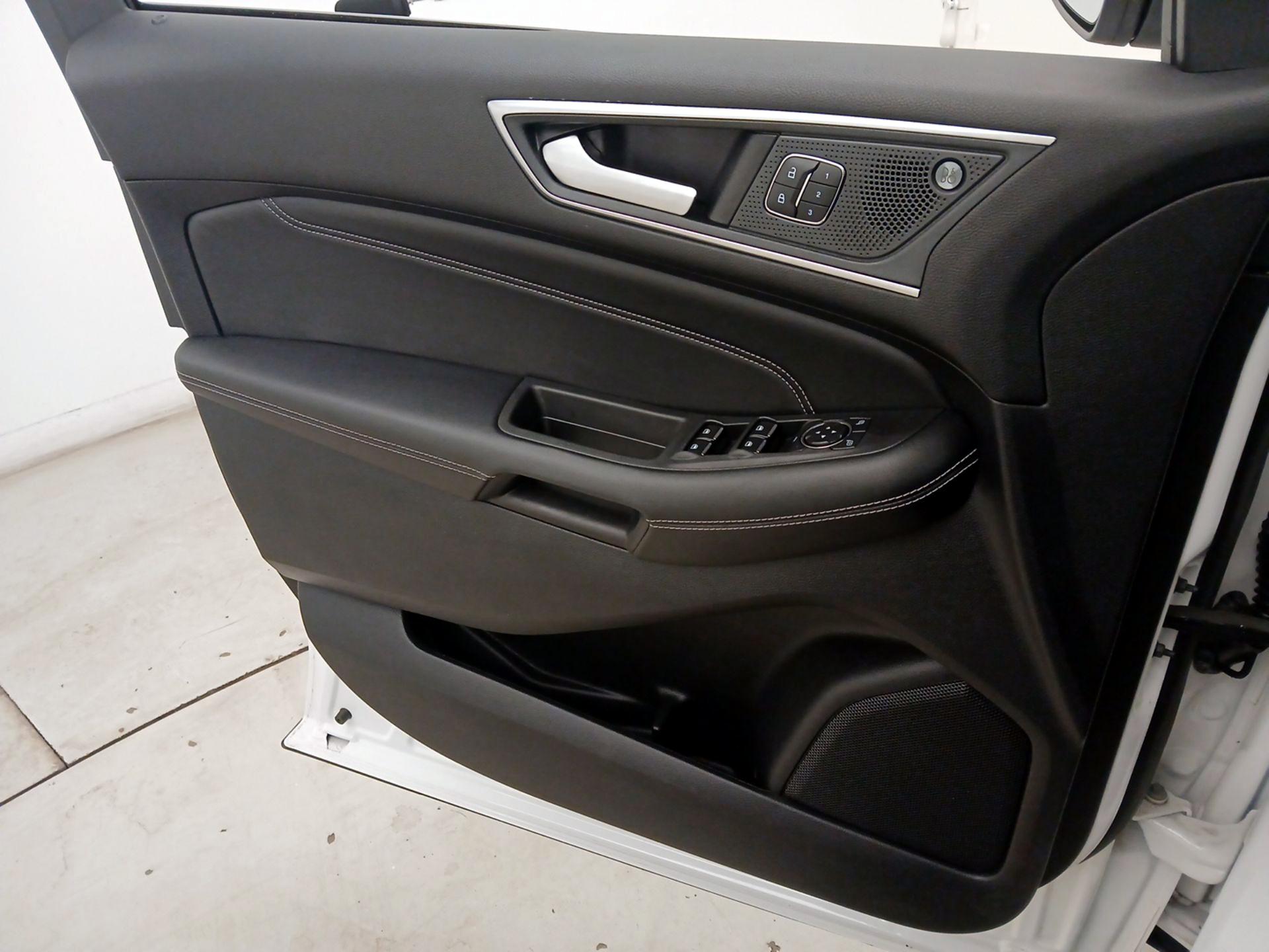Thumbnail: 2021 Ford Edge - 12