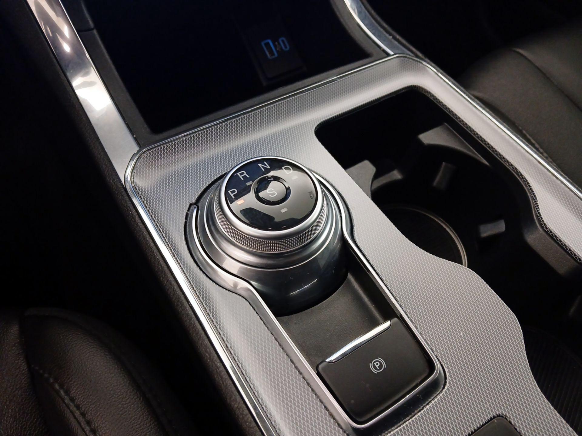 Thumbnail: 2021 Ford Edge - 18