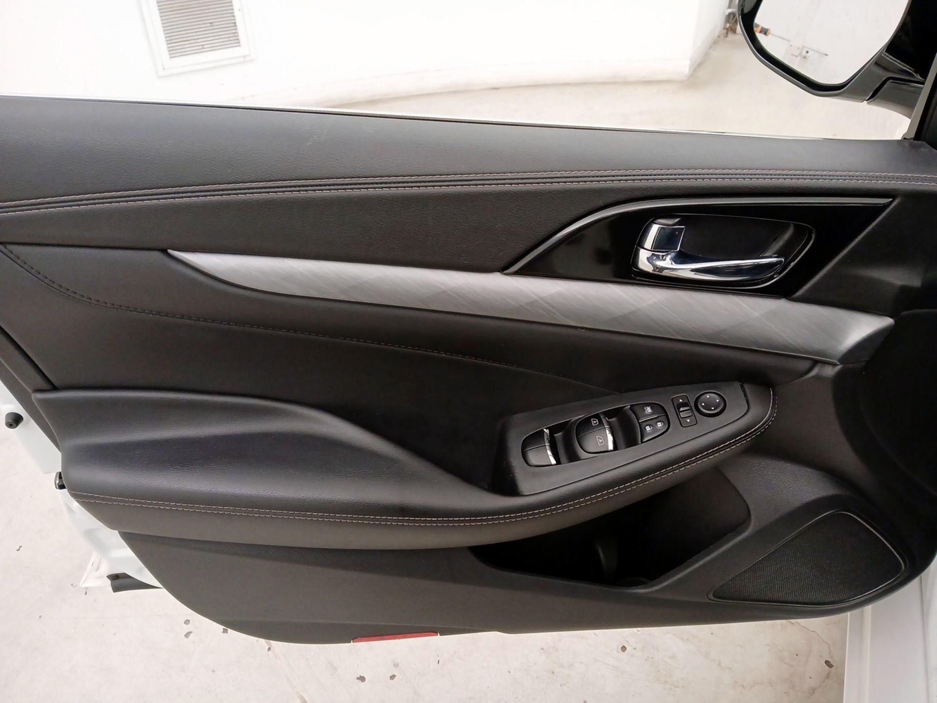 Thumbnail: 2017 Nissan Maxima - 12