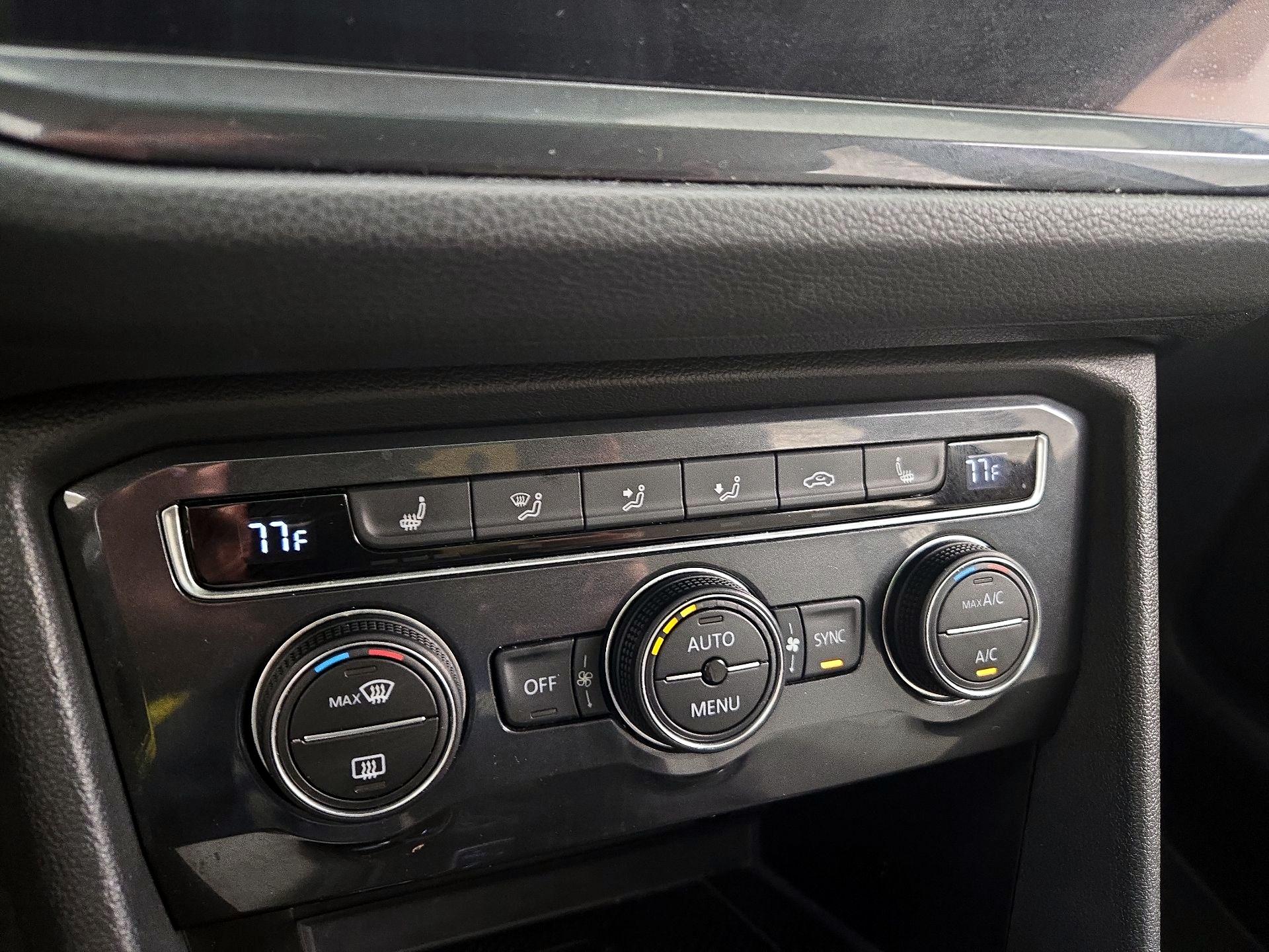 Thumbnail: 2021 Volkswagen Tiguan - 16