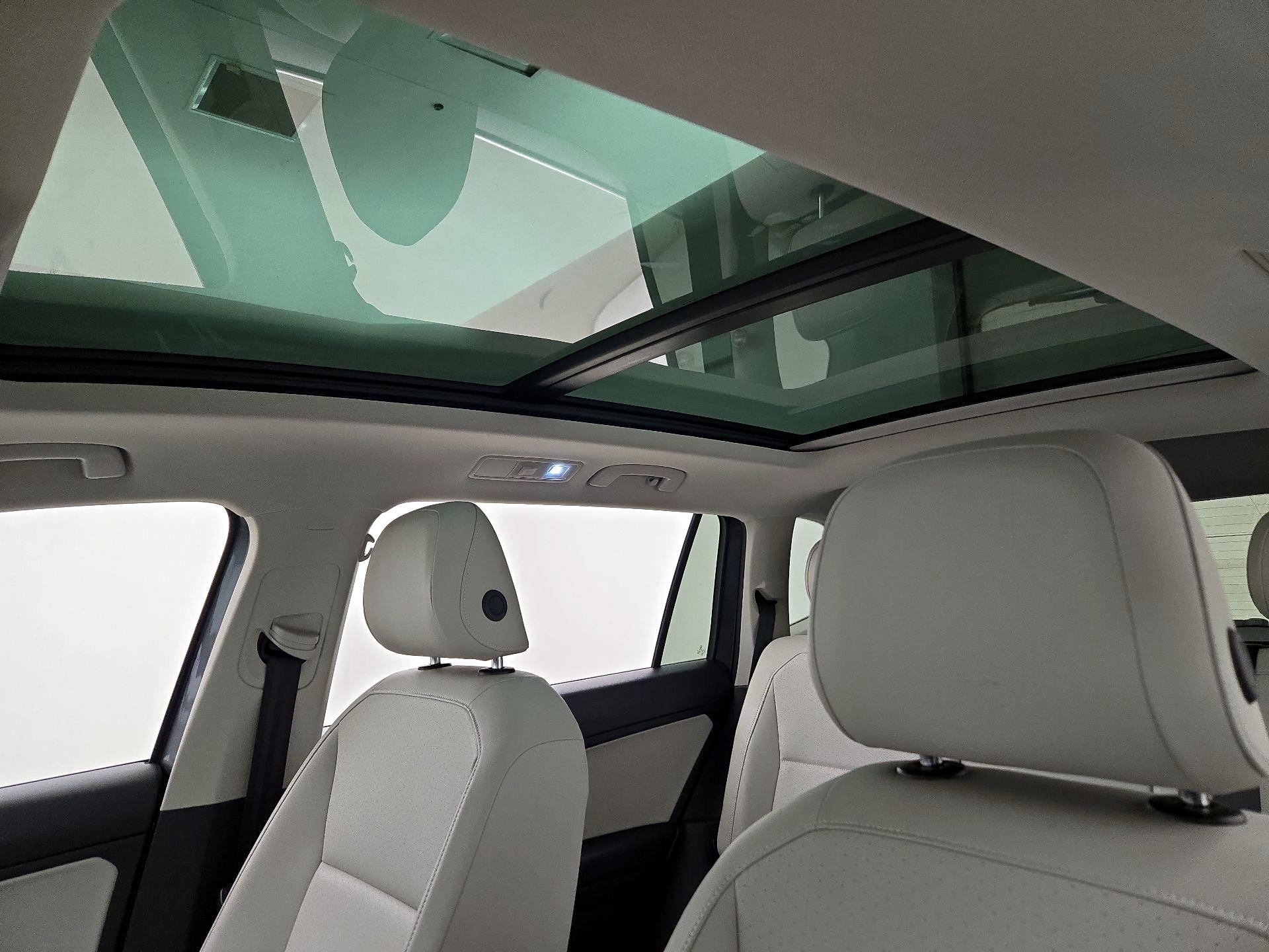 Thumbnail: 2021 Volkswagen Tiguan - 18