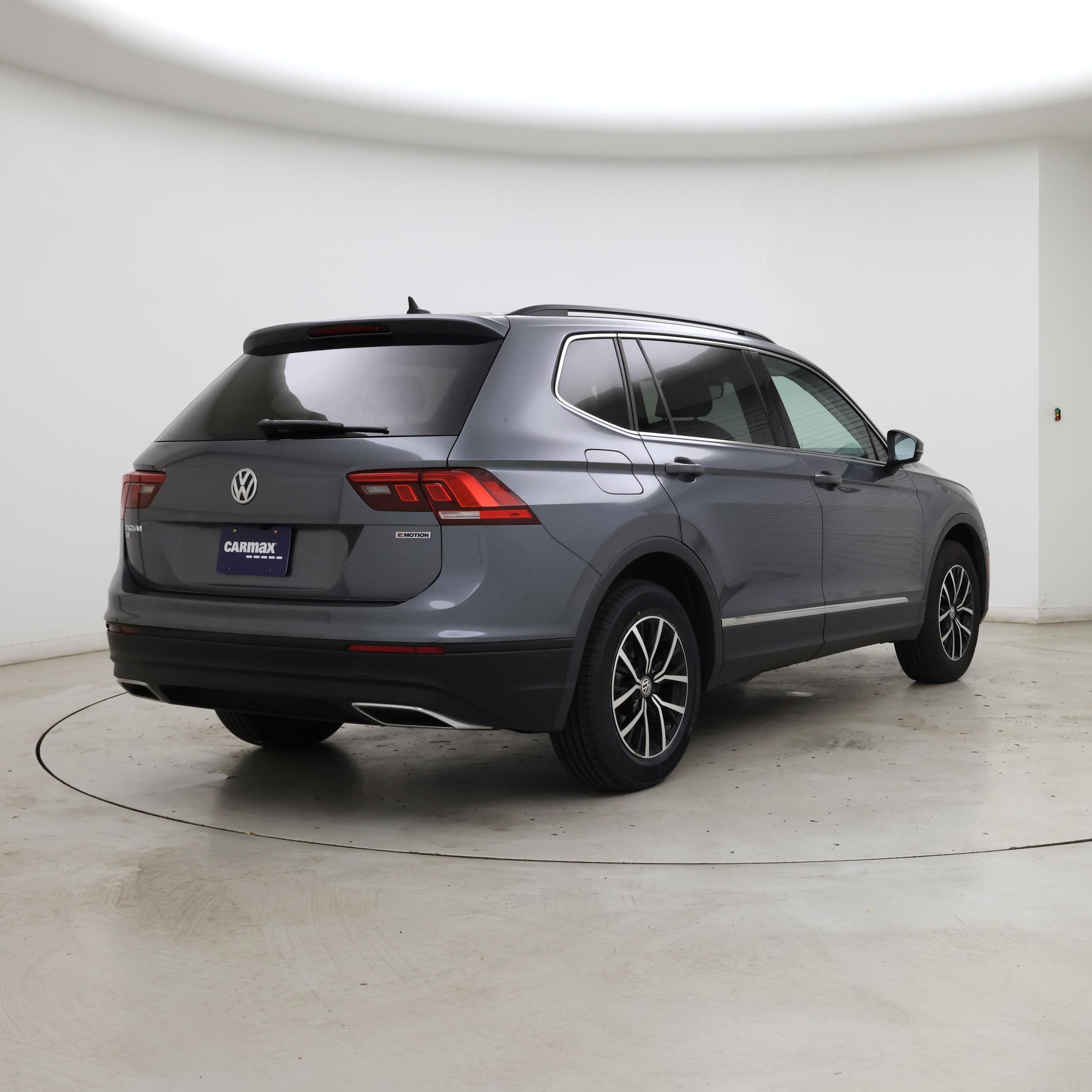 Thumbnail: 2021 Volkswagen Tiguan - 8