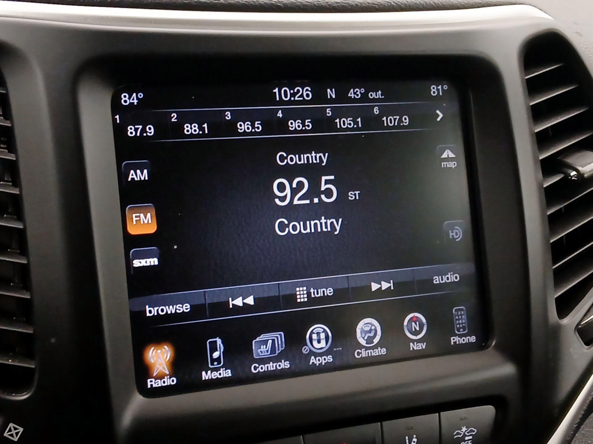 Thumbnail: 2015 Jeep Cherokee - 16