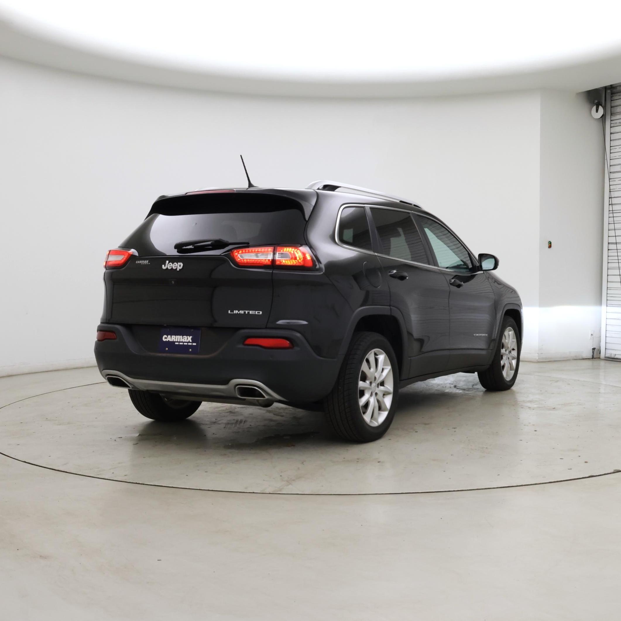 Thumbnail: 2015 Jeep Cherokee - 8