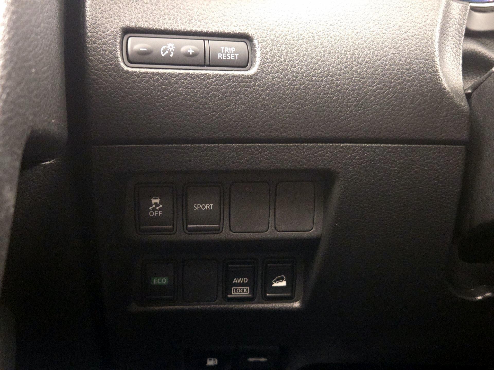 Thumbnail: 2015 Nissan Rogue - 13