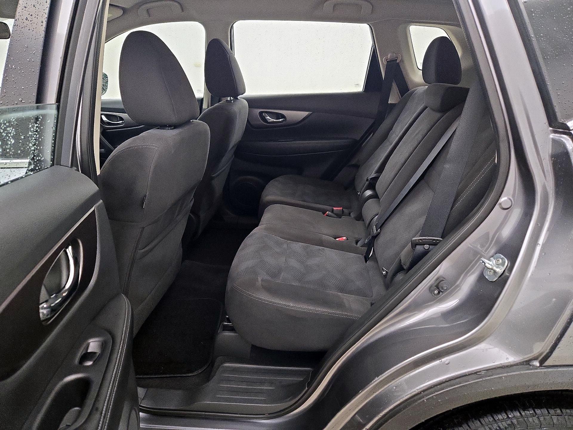 Thumbnail: 2015 Nissan Rogue - 19