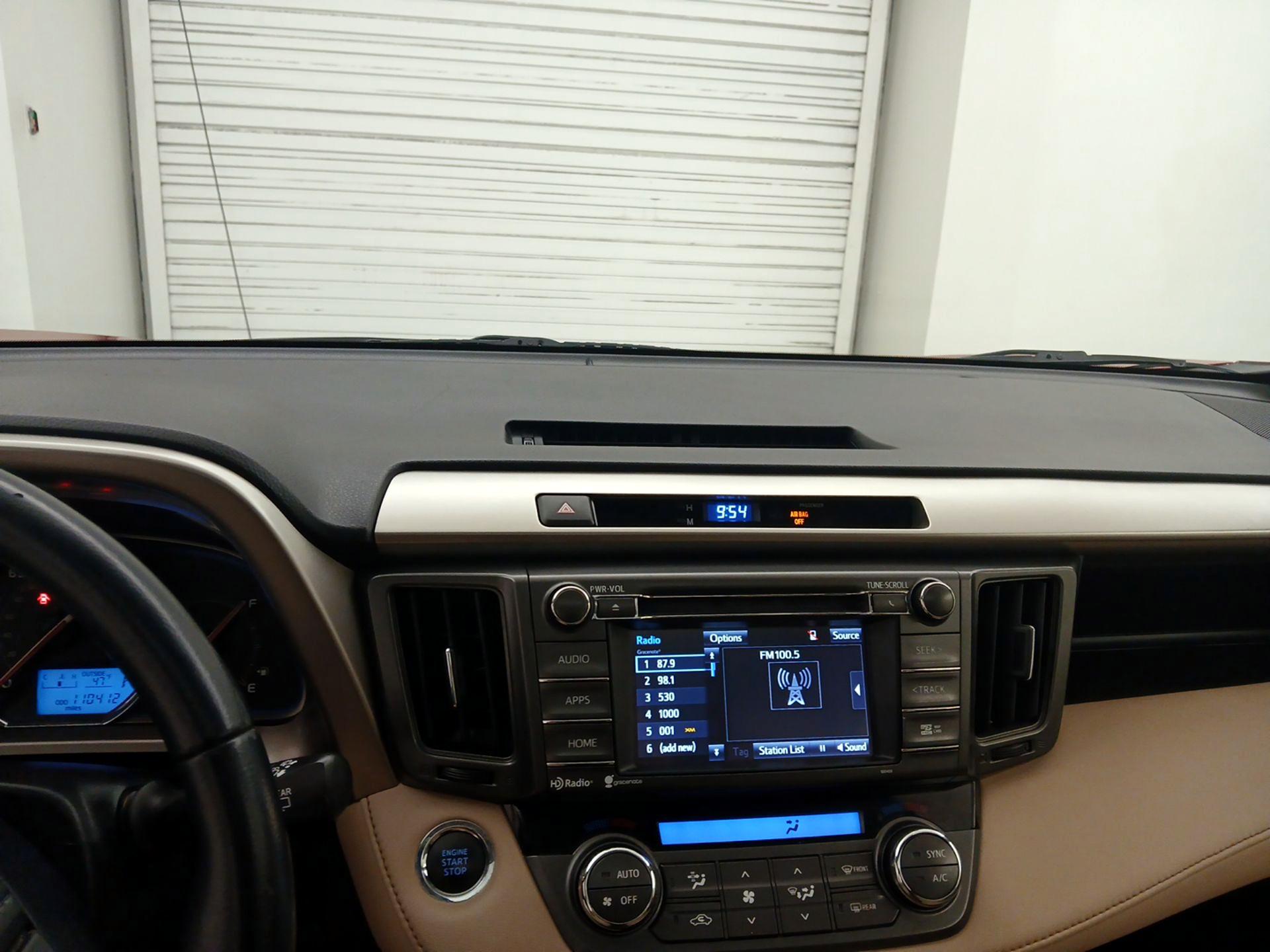 Thumbnail: 2015 Toyota RAV4 - 9