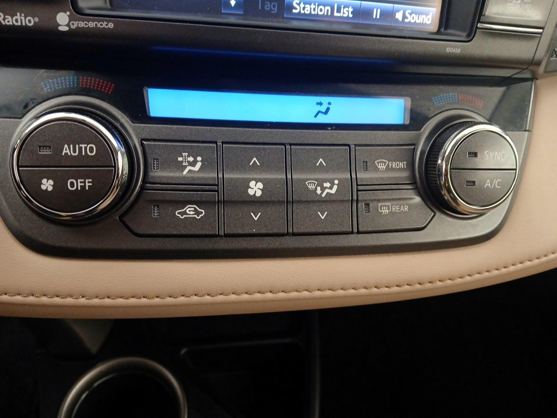 Thumbnail: 2015 Toyota RAV4 - 16