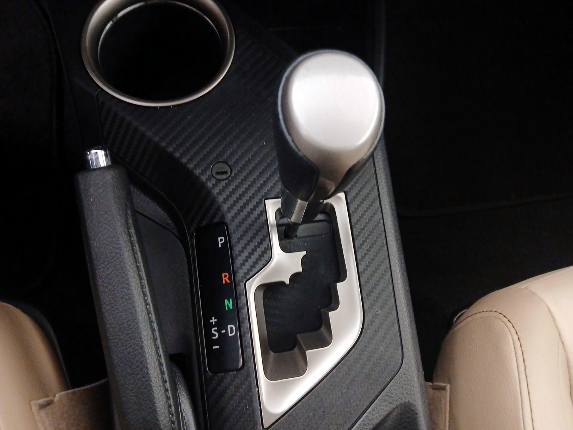 Thumbnail: 2015 Toyota RAV4 - 17