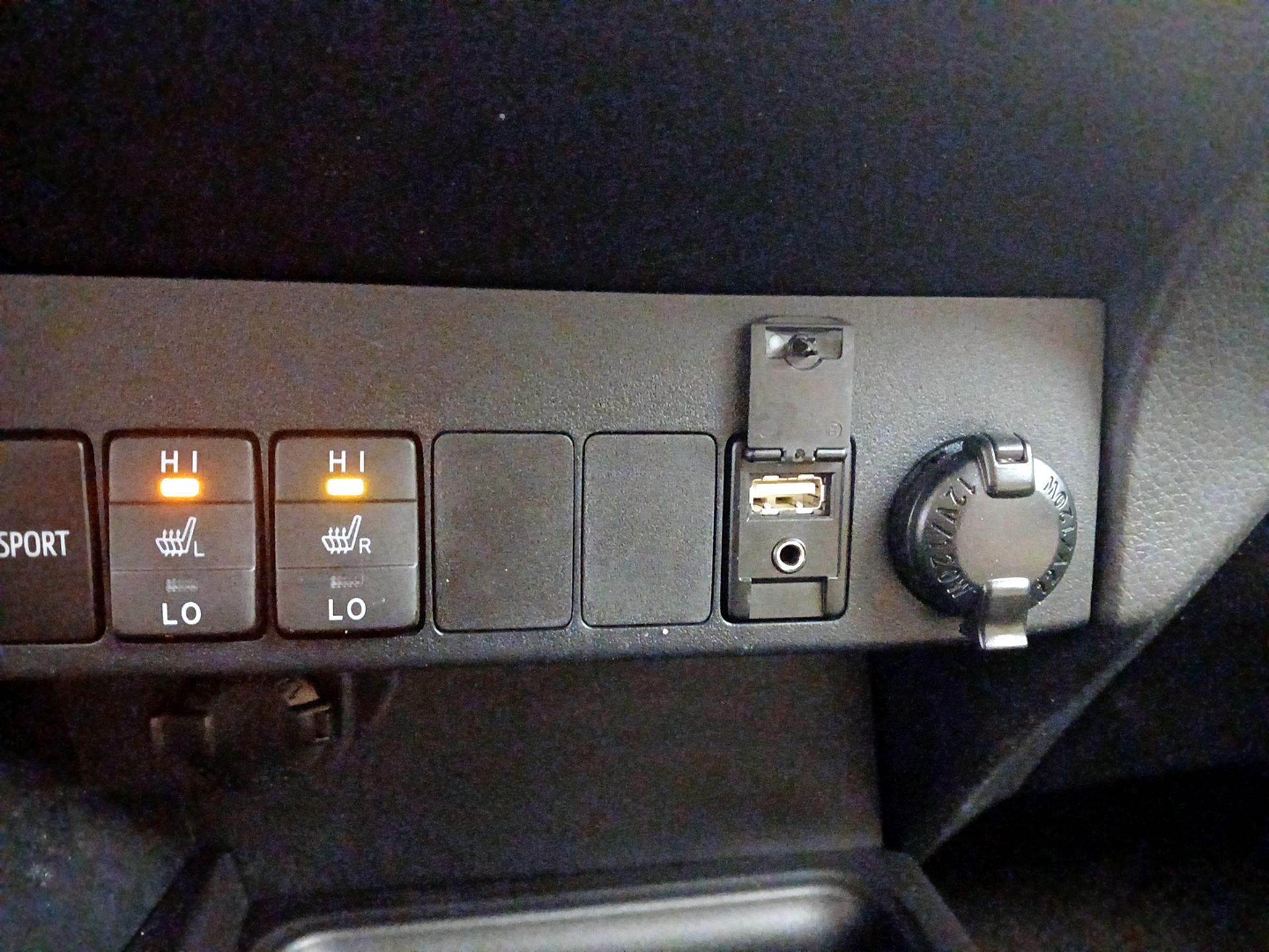 Thumbnail: 2015 Toyota RAV4 - 18