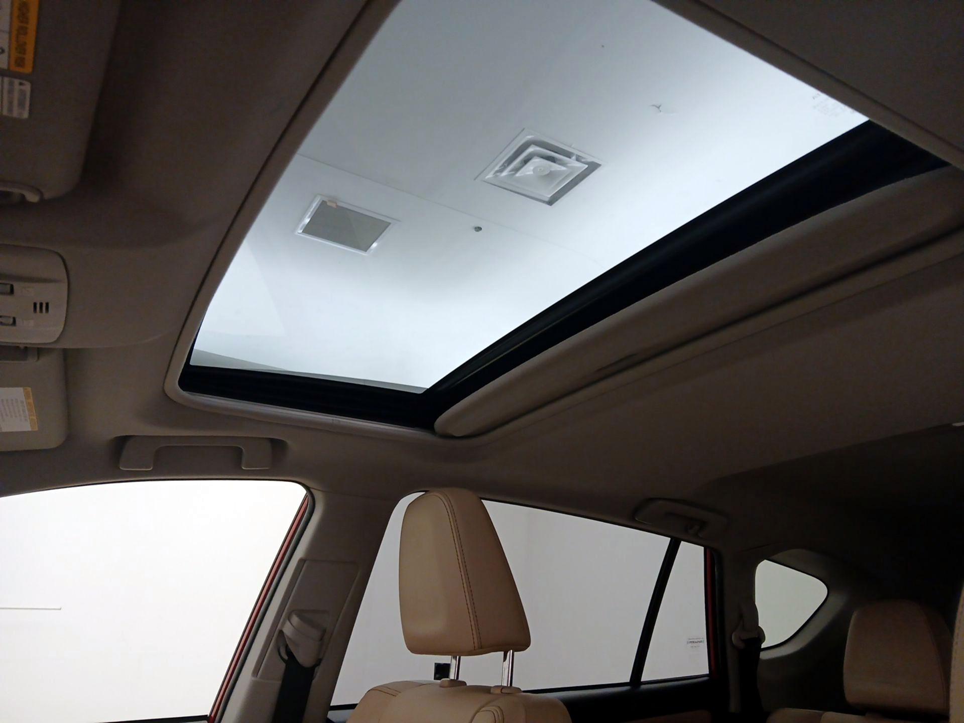 Thumbnail: 2015 Toyota RAV4 - 19