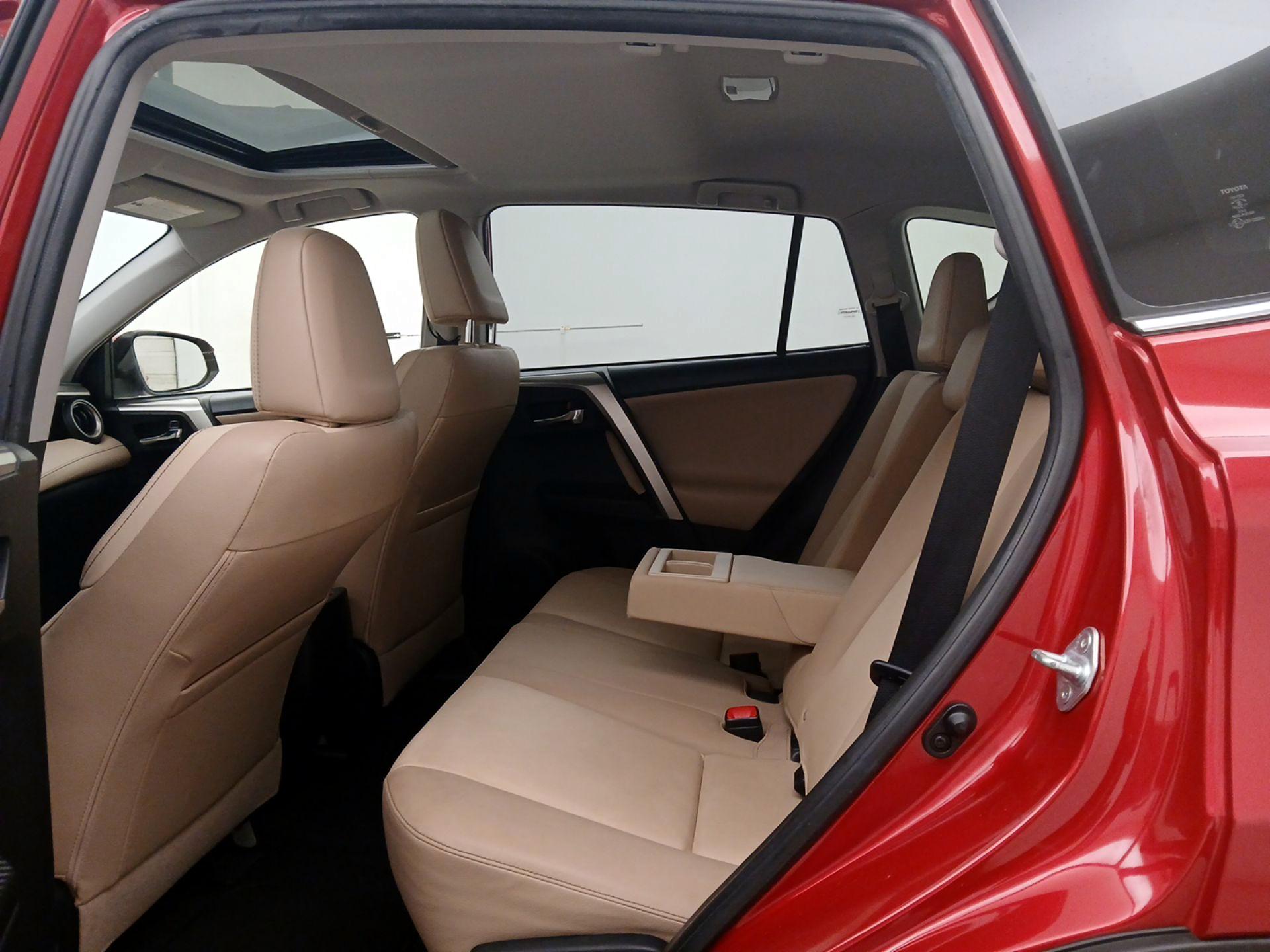 Thumbnail: 2015 Toyota RAV4 - 20