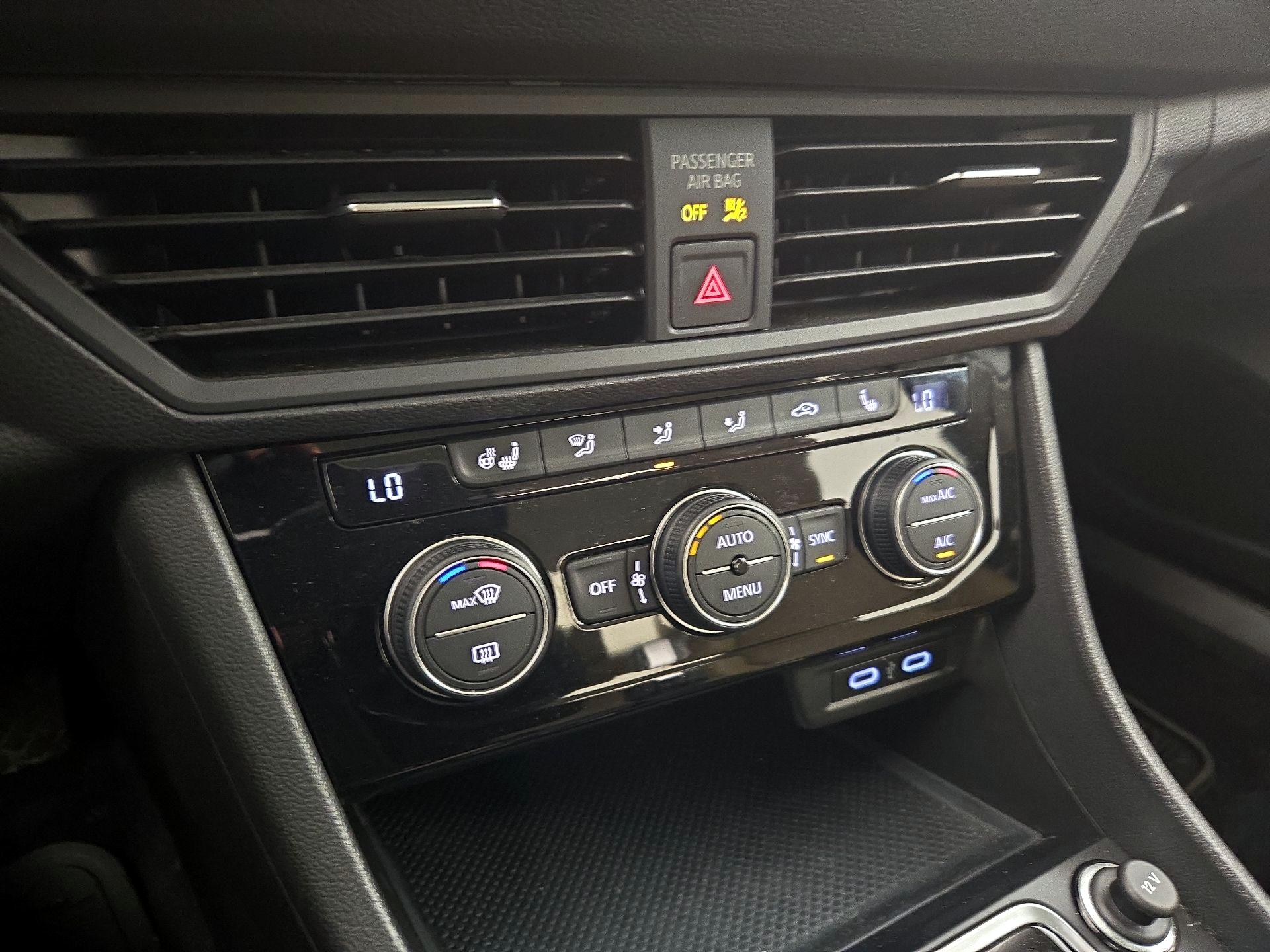 Thumbnail: 2020 Volkswagen Jetta - 16