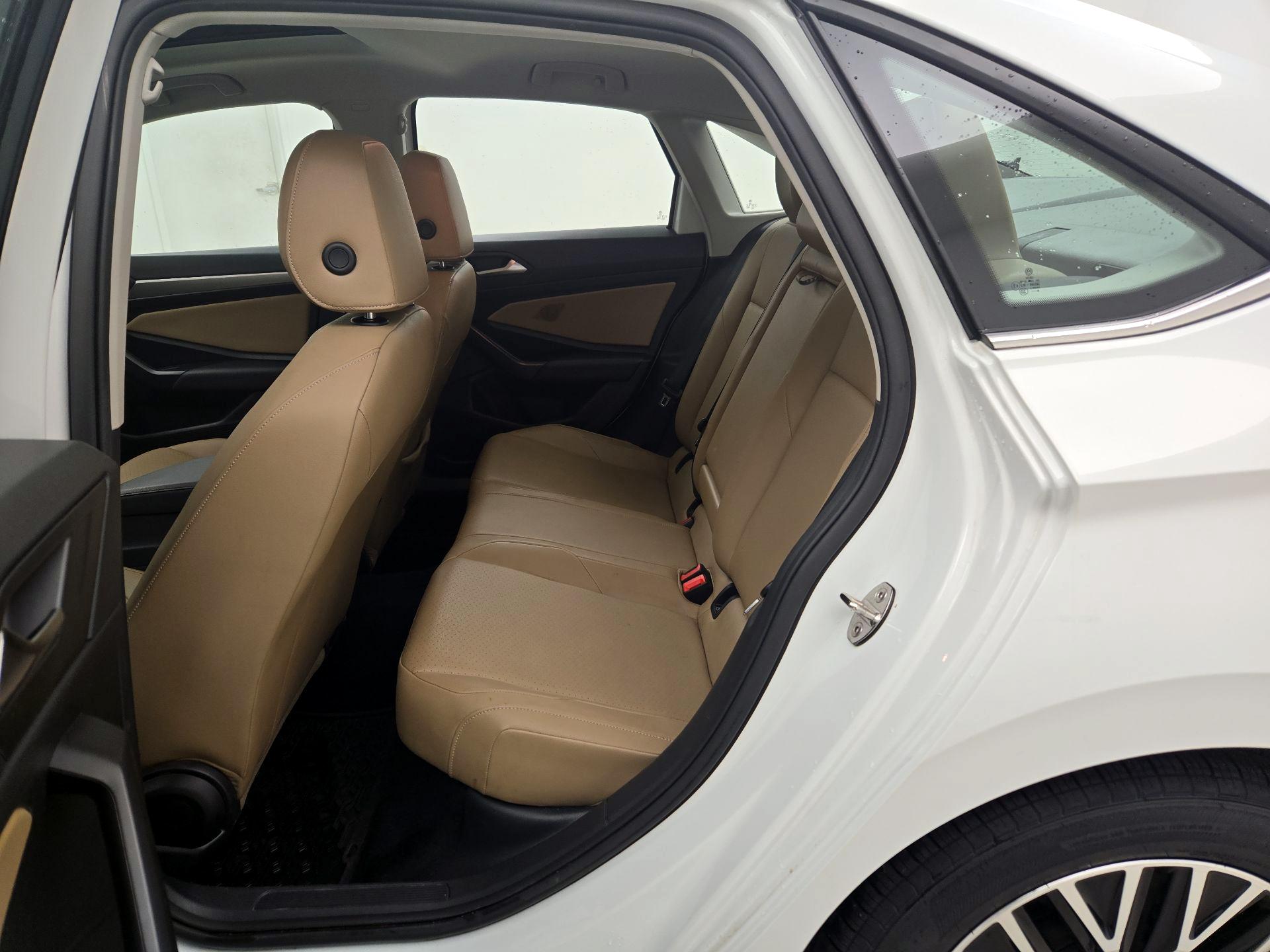 Thumbnail: 2020 Volkswagen Jetta - 20