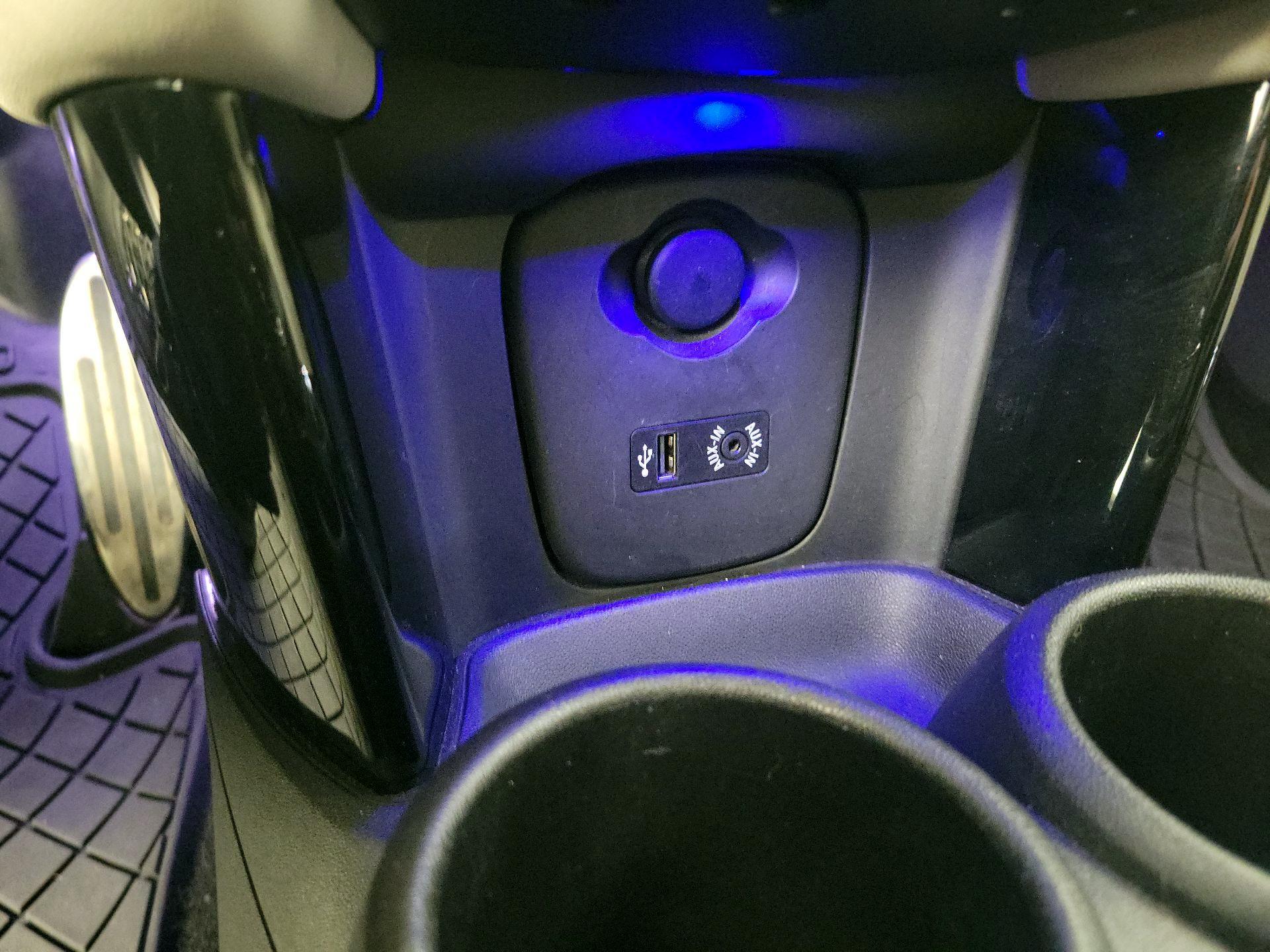 Thumbnail: 2015 MINI Cooper Hardtop - 18