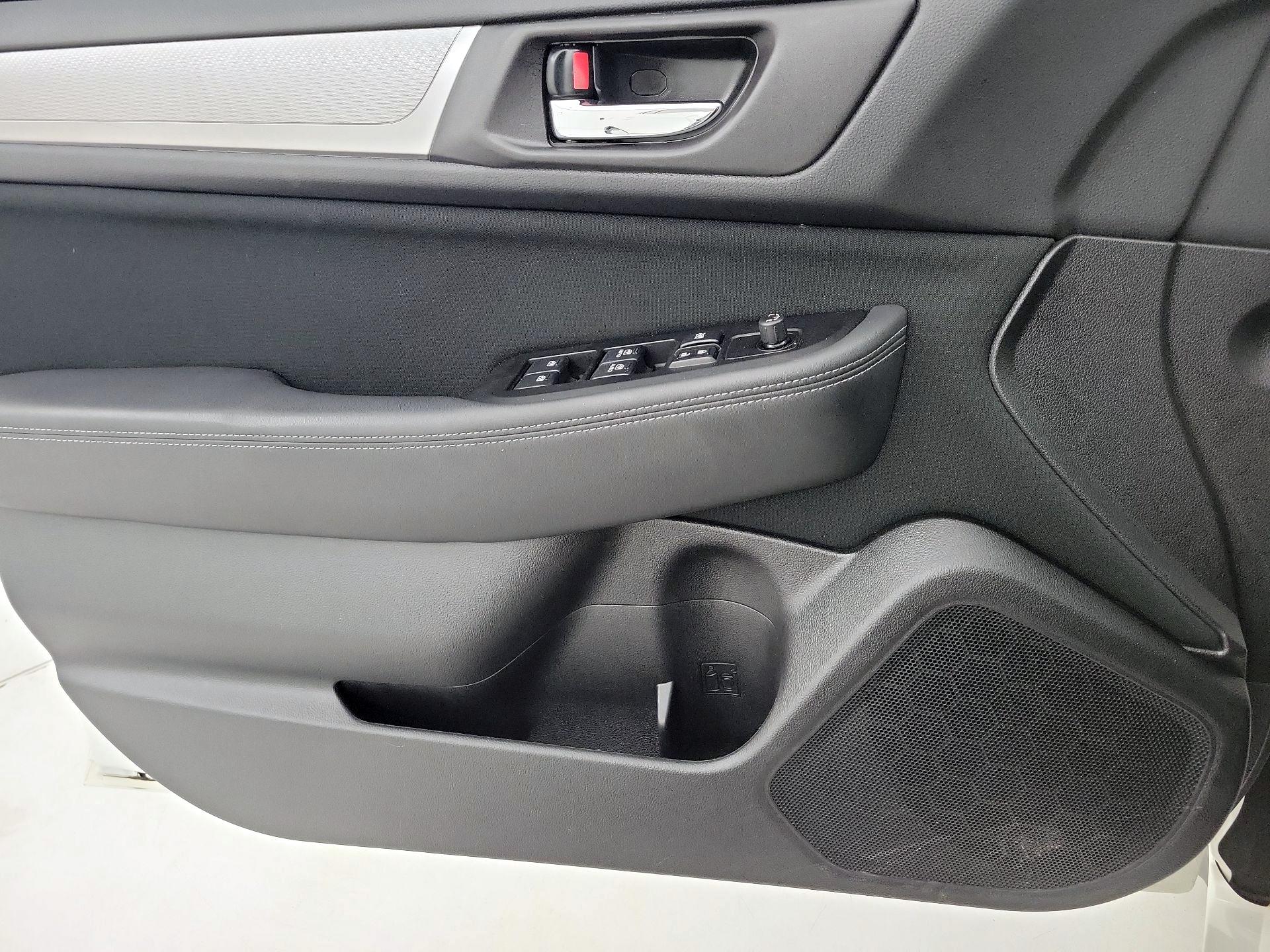 Thumbnail: 2015 Subaru Legacy - 12