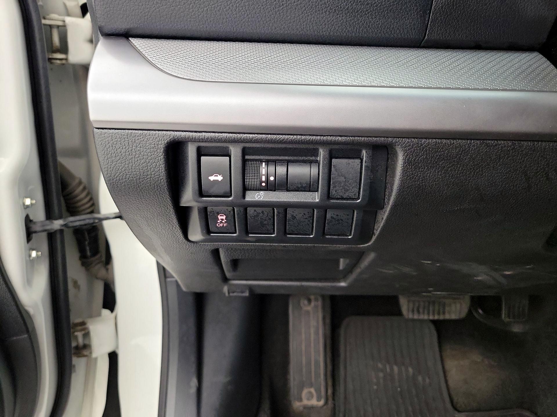 Thumbnail: 2015 Subaru Legacy - 13