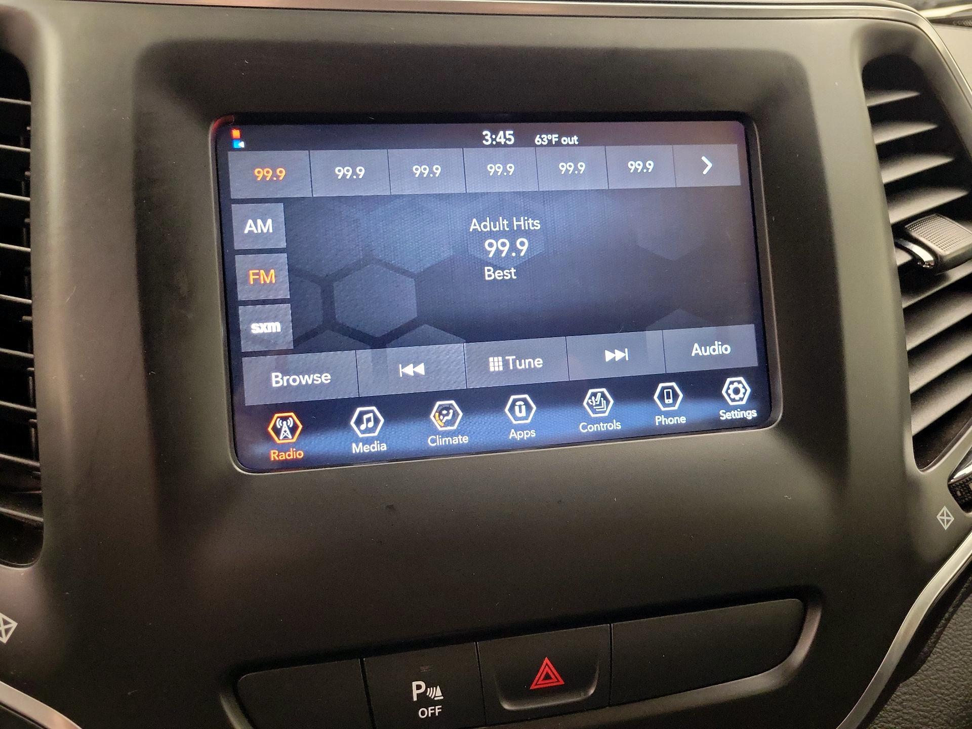 Thumbnail: 2019 Jeep Cherokee - 15