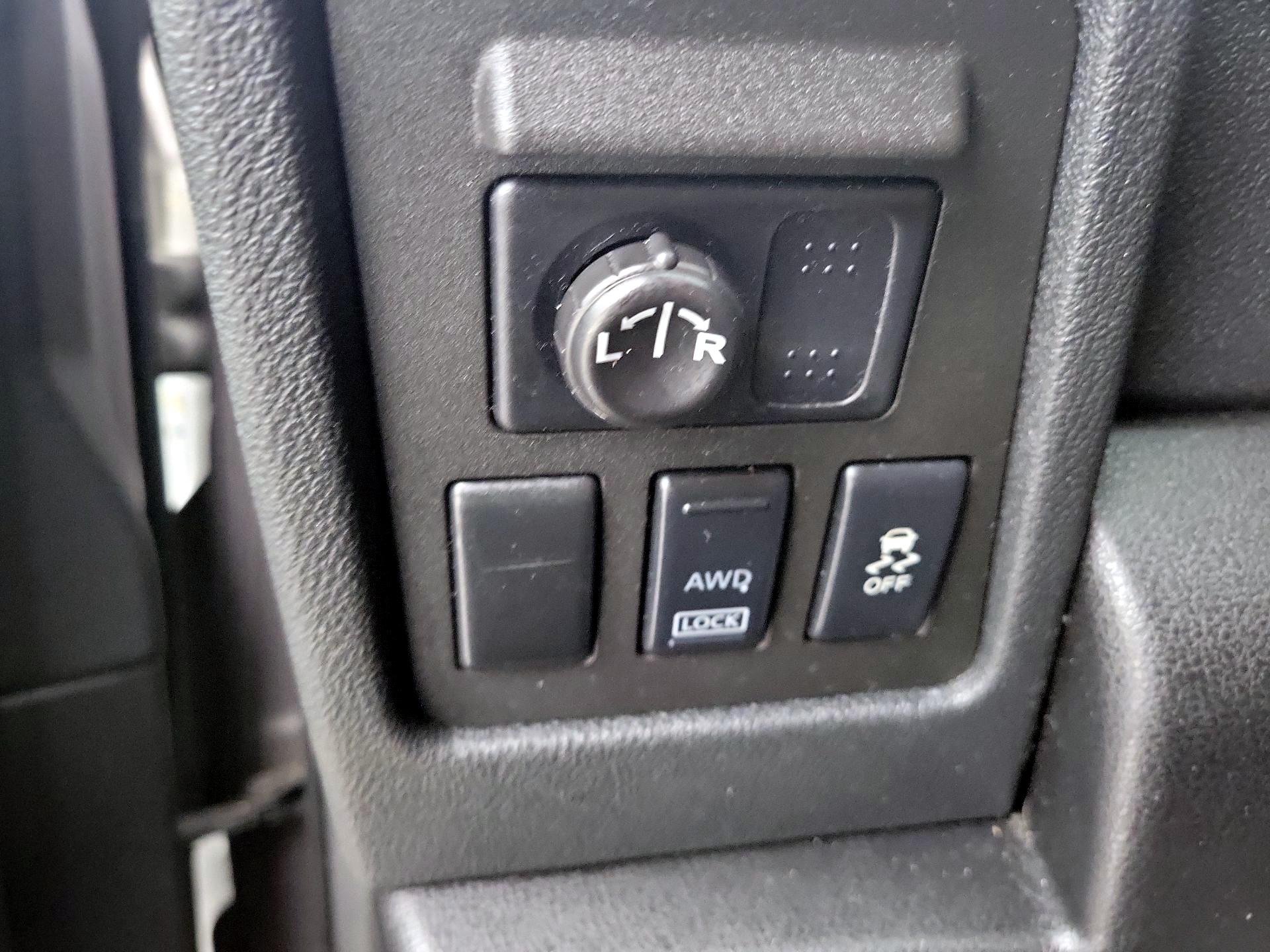 Thumbnail: 2015 Nissan Rogue - 13