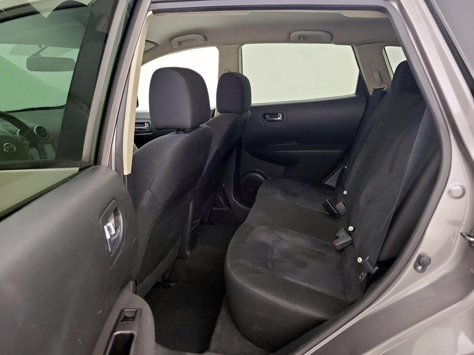 Thumbnail: 2015 Nissan Rogue - 19