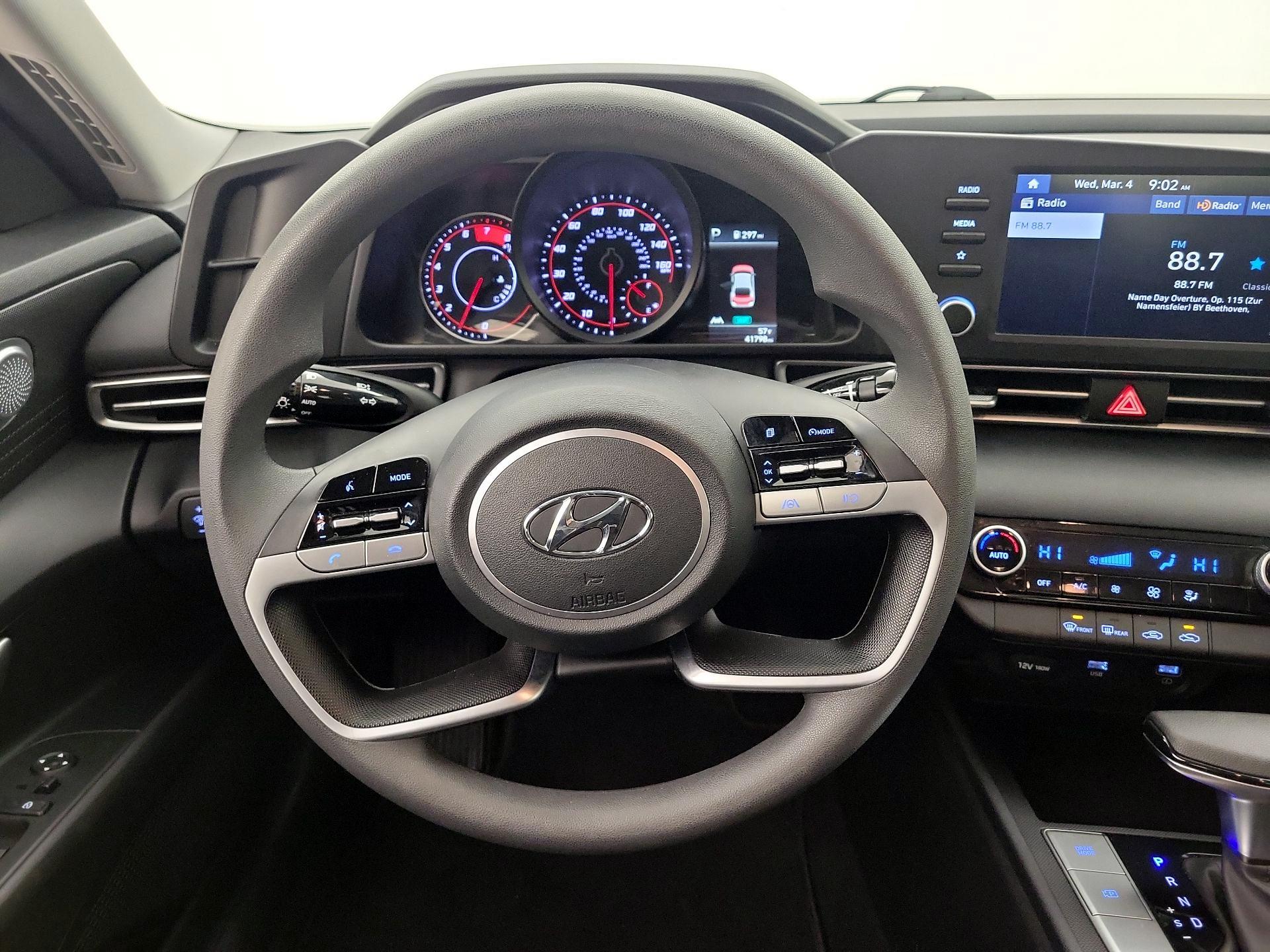 Thumbnail: 2022 Hyundai Elantra - 10