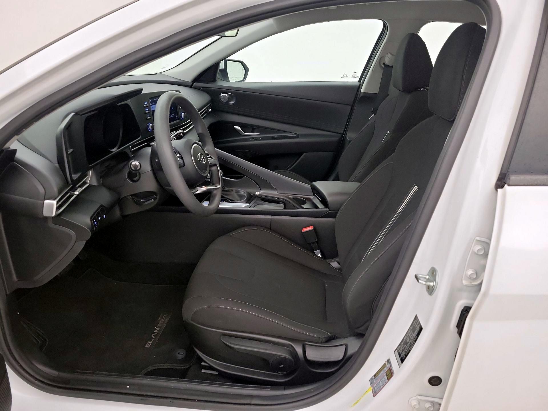 Thumbnail: 2022 Hyundai Elantra - 11