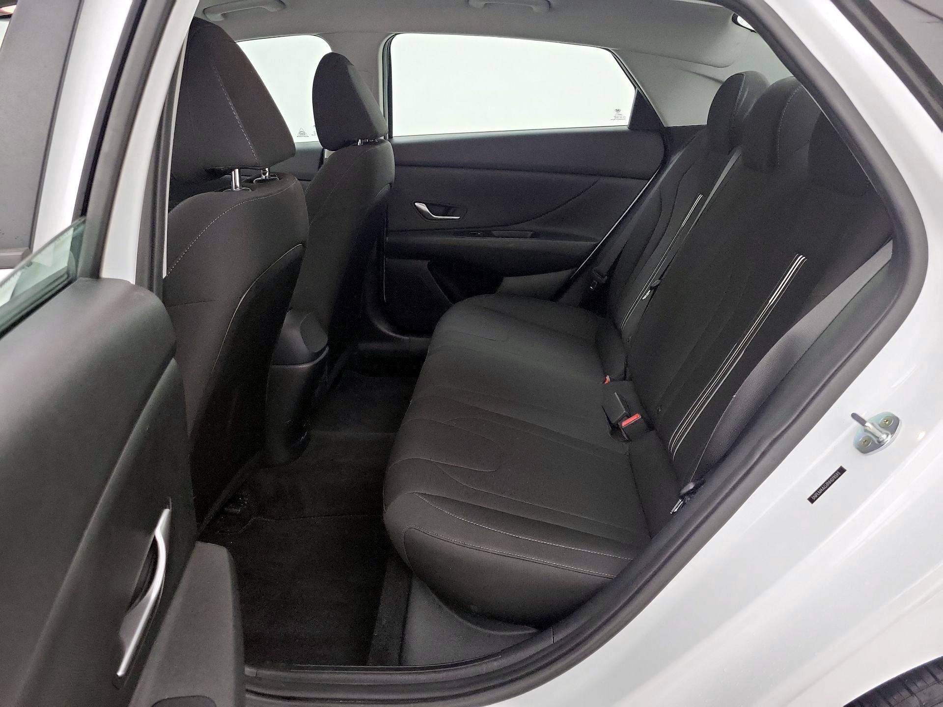 Thumbnail: 2022 Hyundai Elantra - 19