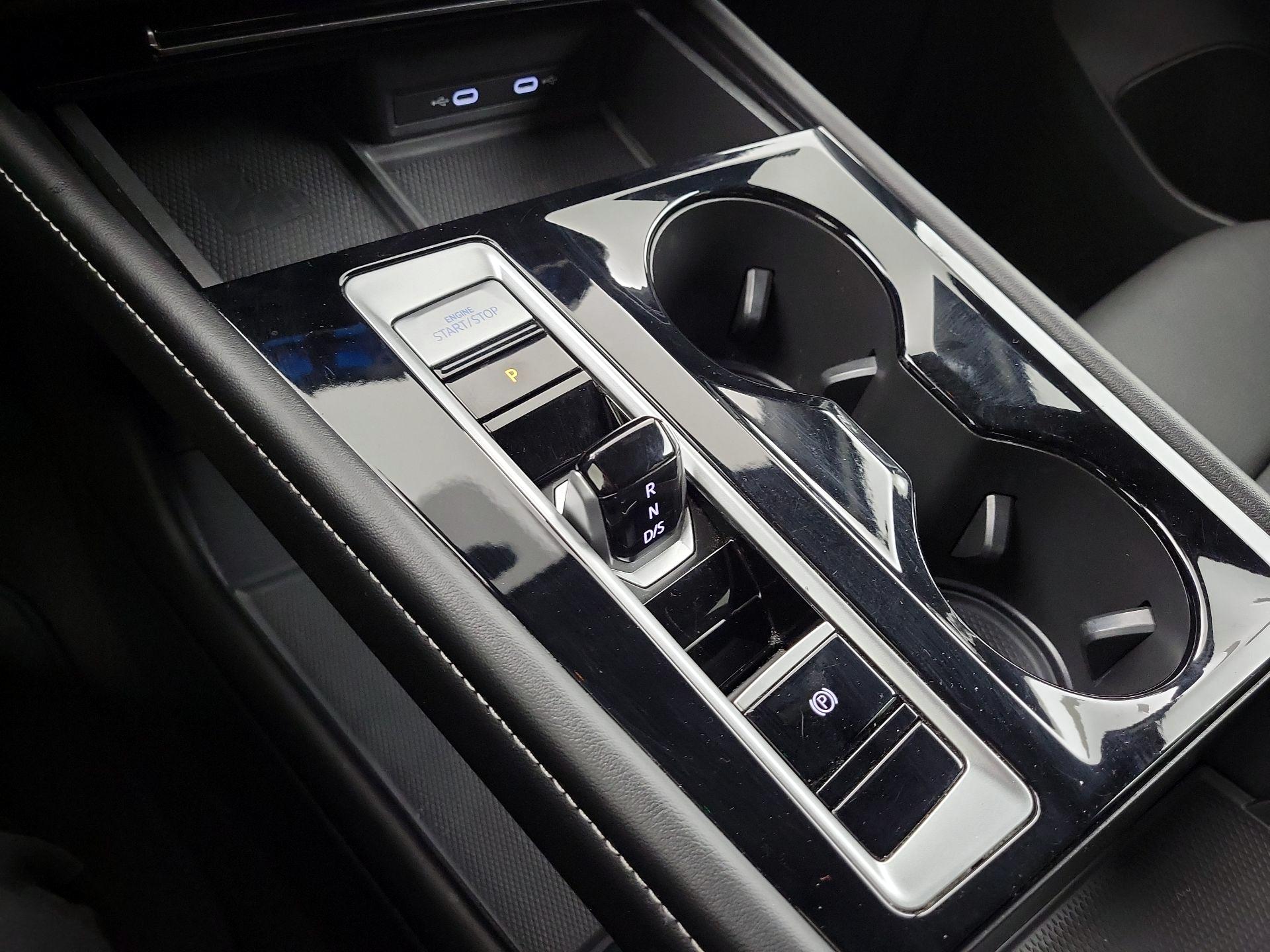 Thumbnail: 2024 Volkswagen Atlas - 17