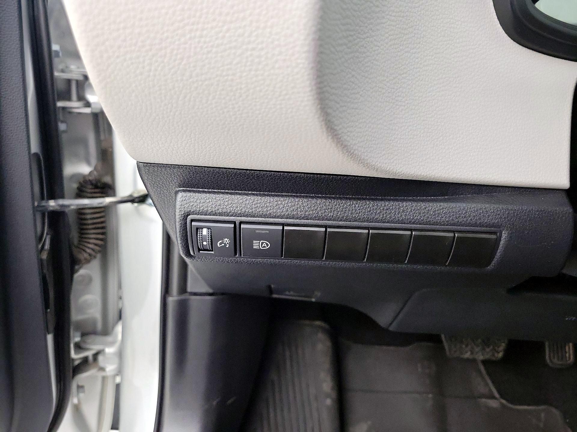 Thumbnail: 2025 Toyota Corolla - 13