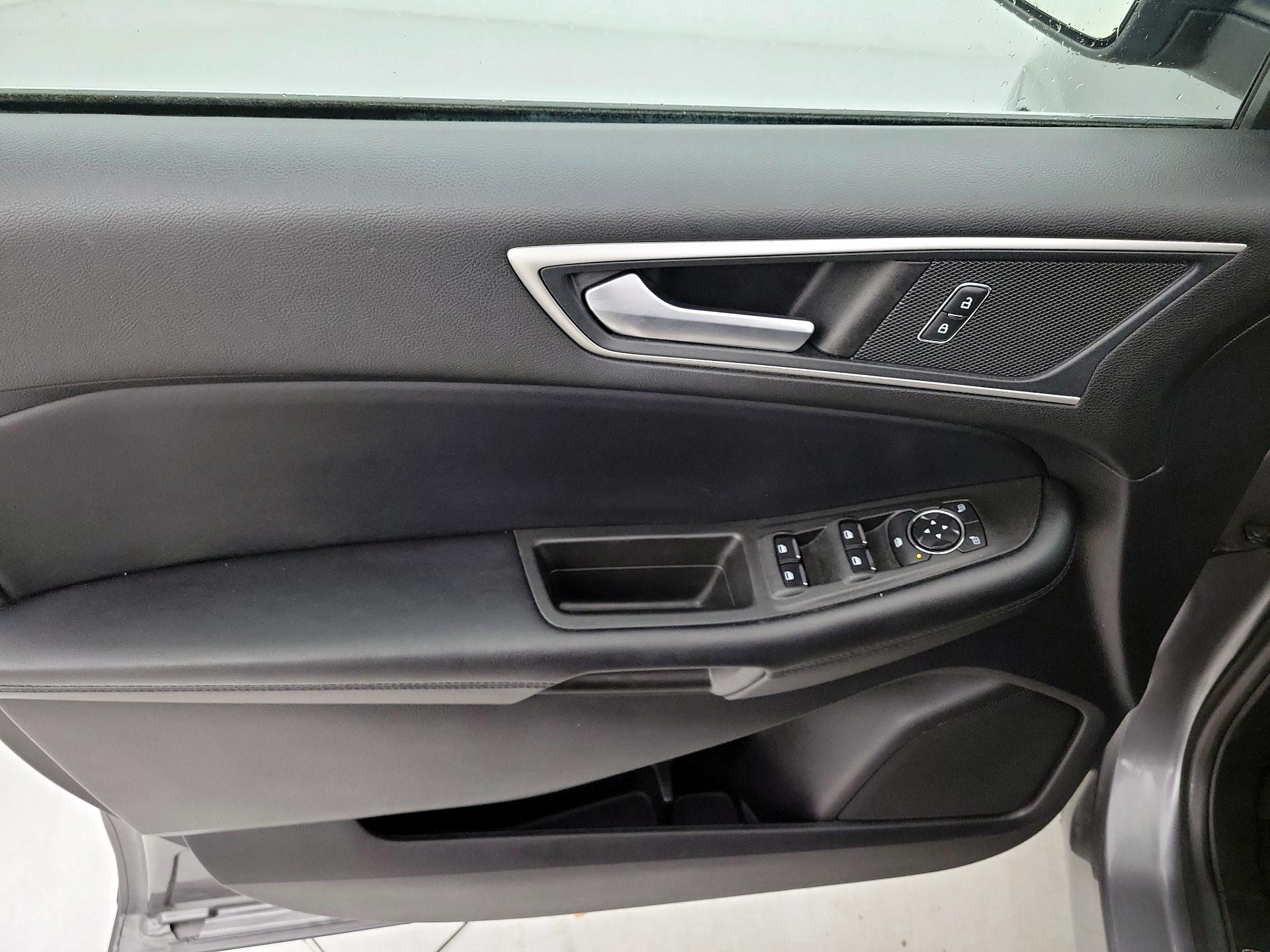 Thumbnail: 2021 Ford Edge - 12