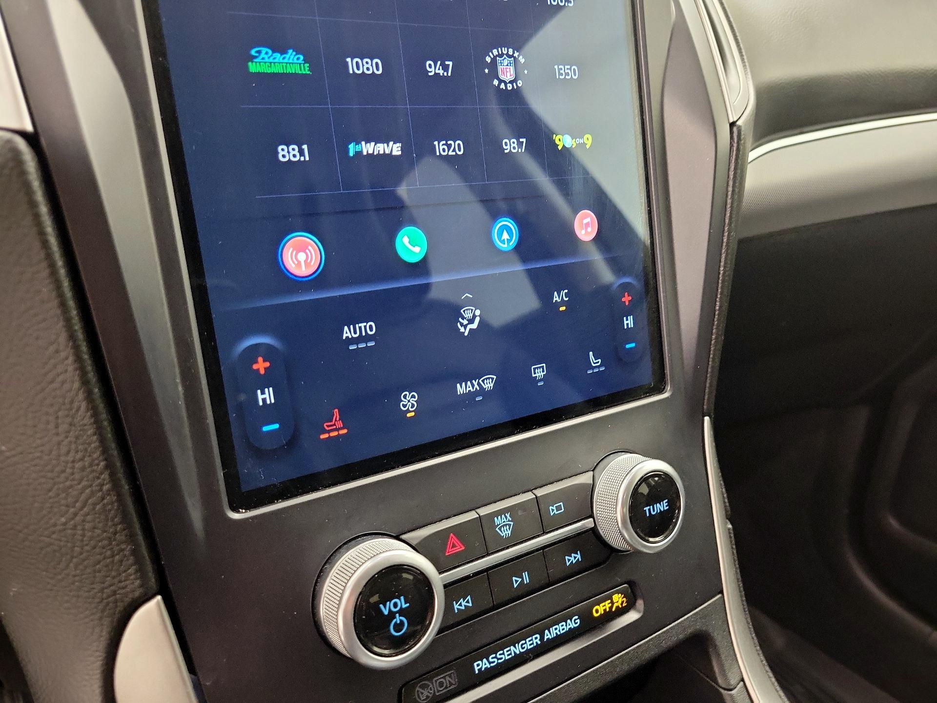 Thumbnail: 2021 Ford Edge - 16