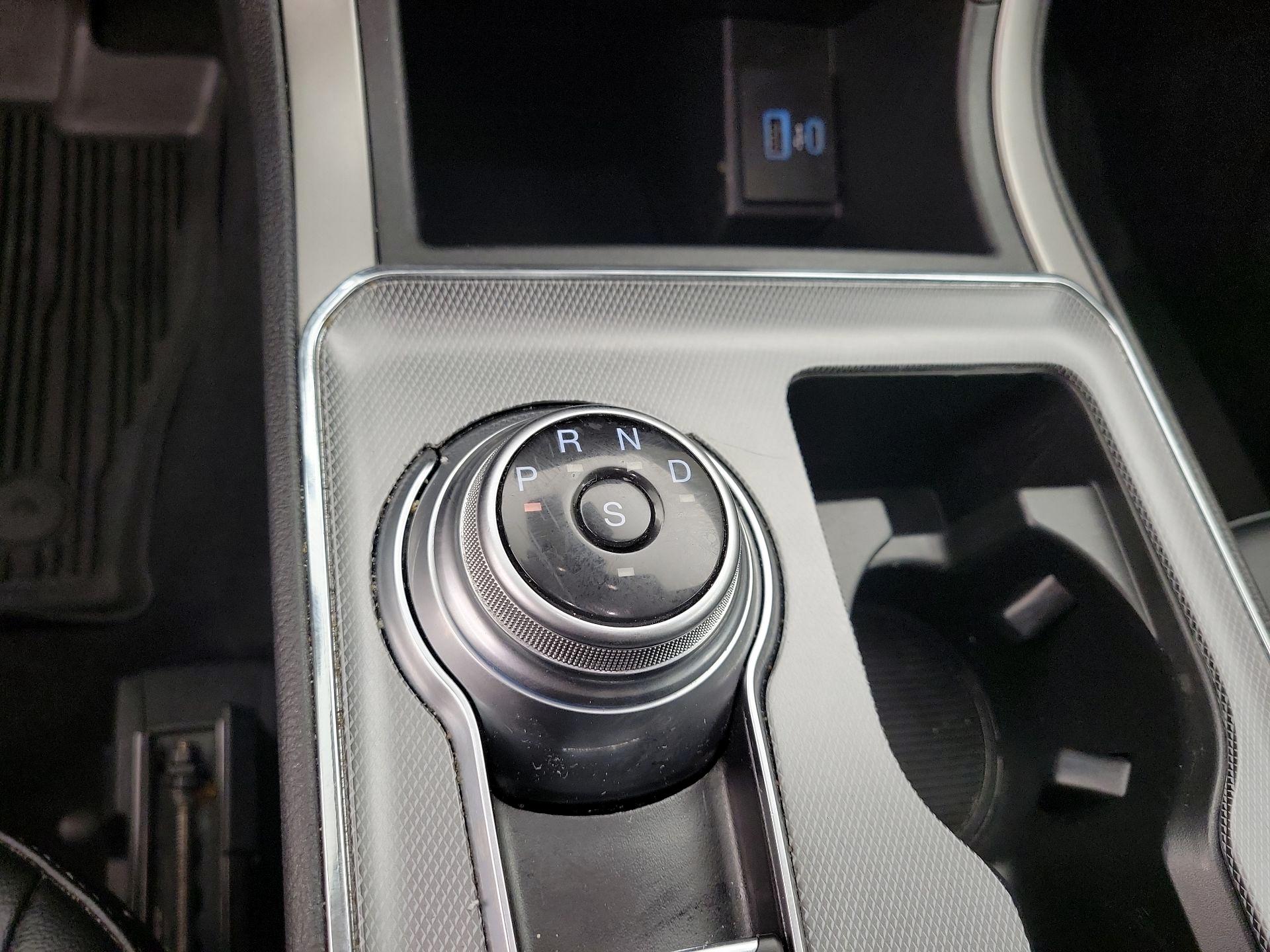 Thumbnail: 2021 Ford Edge - 17