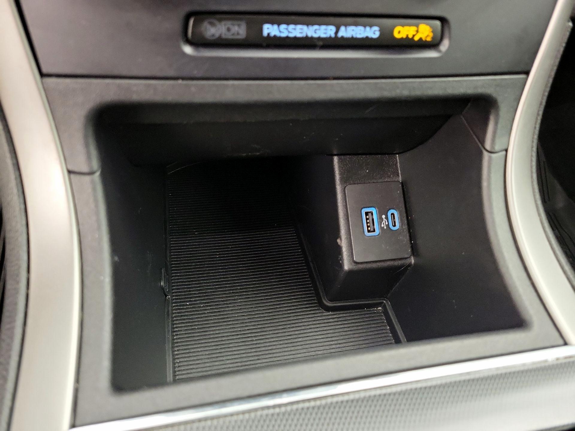 Thumbnail: 2021 Ford Edge - 18