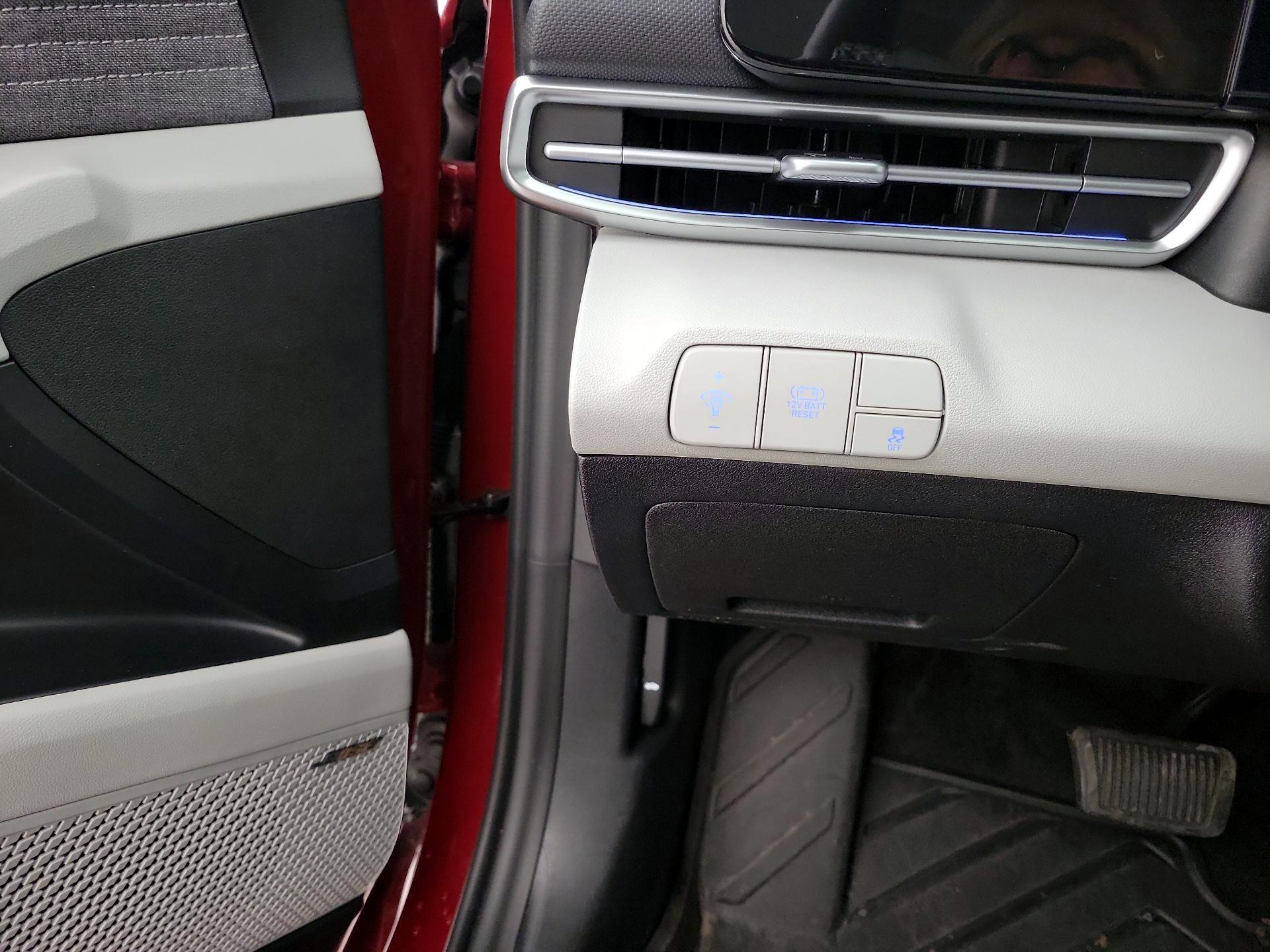 Thumbnail: 2024 Hyundai Elantra - 13