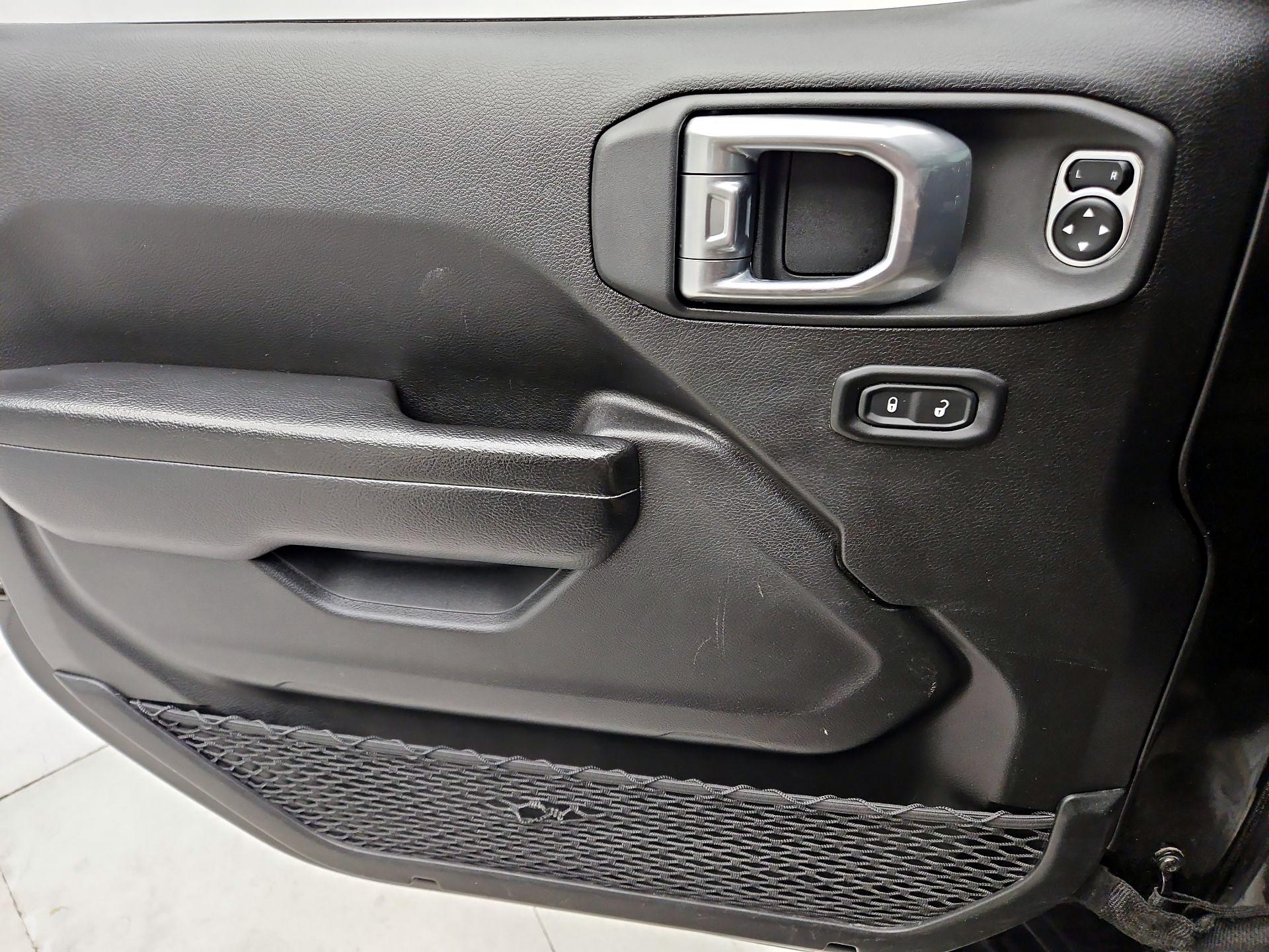 Thumbnail: 2023 Jeep Gladiator - 12