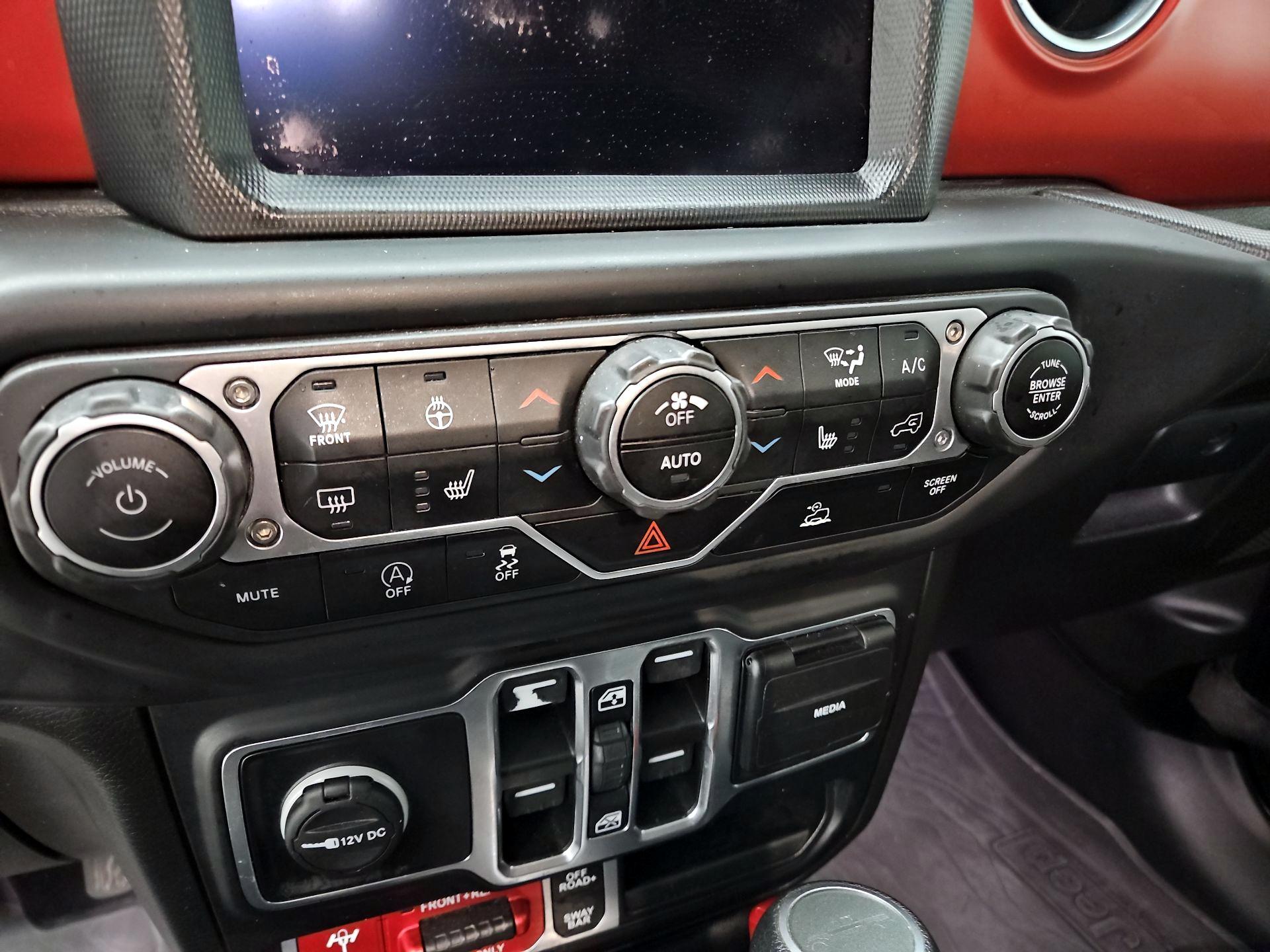 Thumbnail: 2023 Jeep Gladiator - 17