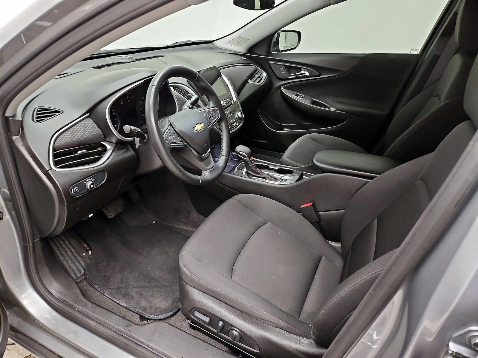 2024 Chevrolet Malibu RS - Photo 12