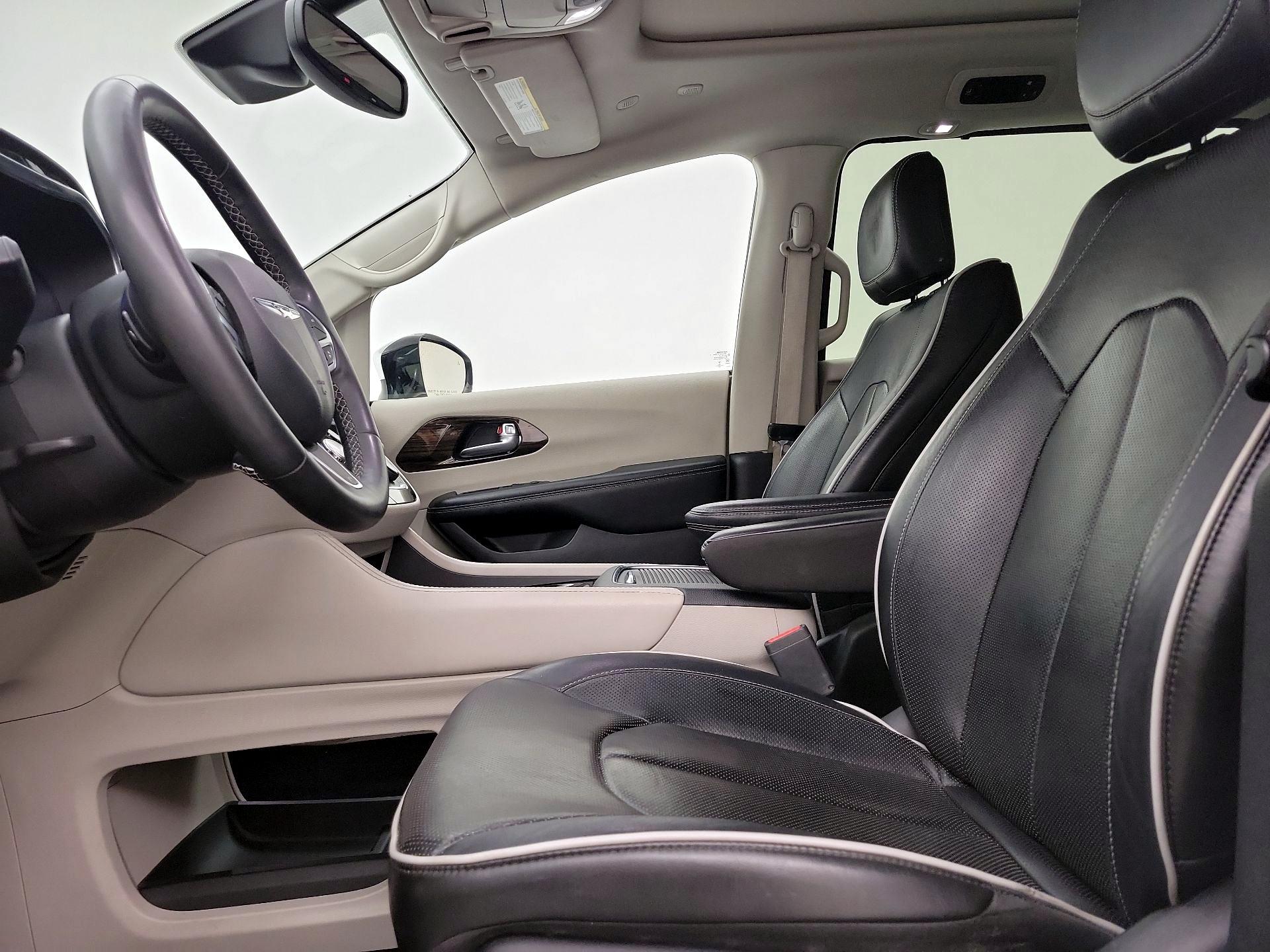 Thumbnail: 2023 Chrysler Pacifica - 11