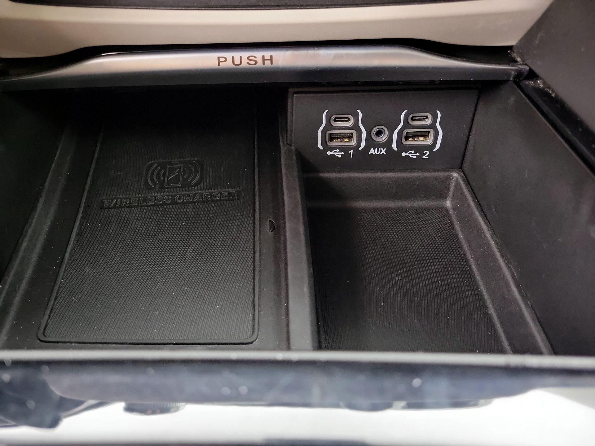 Thumbnail: 2023 Chrysler Pacifica - 18